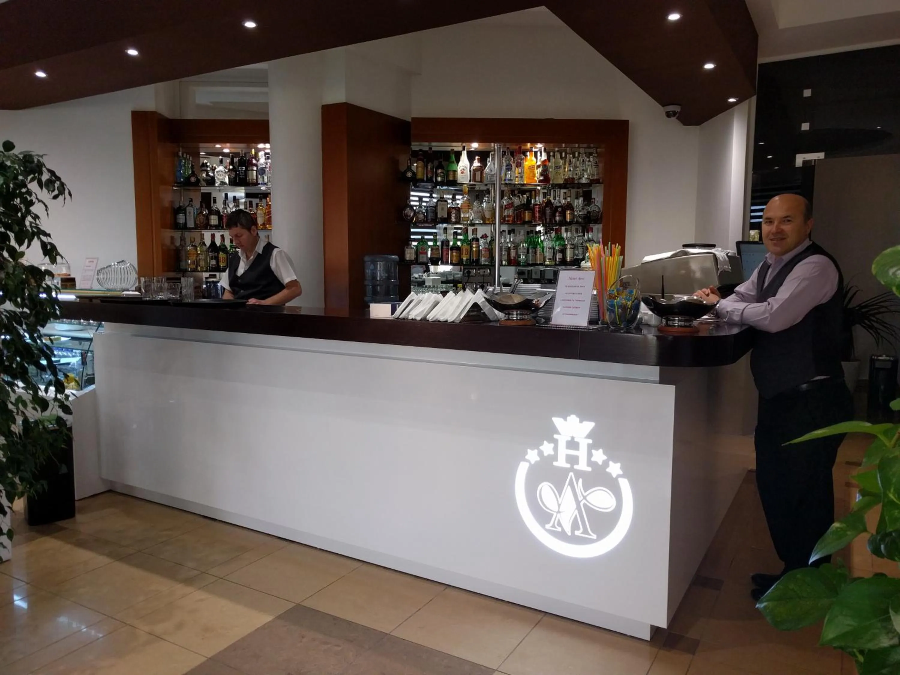 Restaurant/places to eat in Hotel Arvi