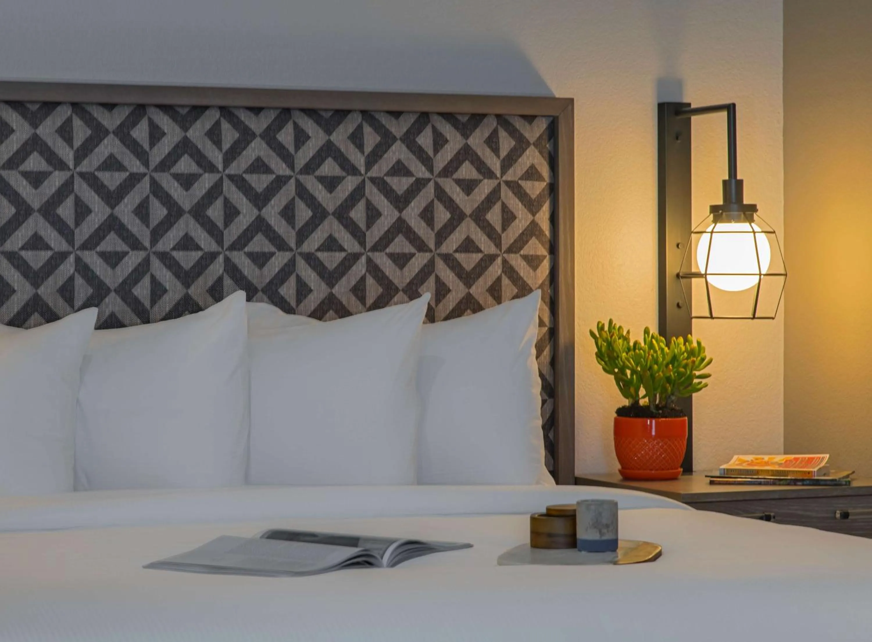 Bed in DoubleTree by Hilton Austin