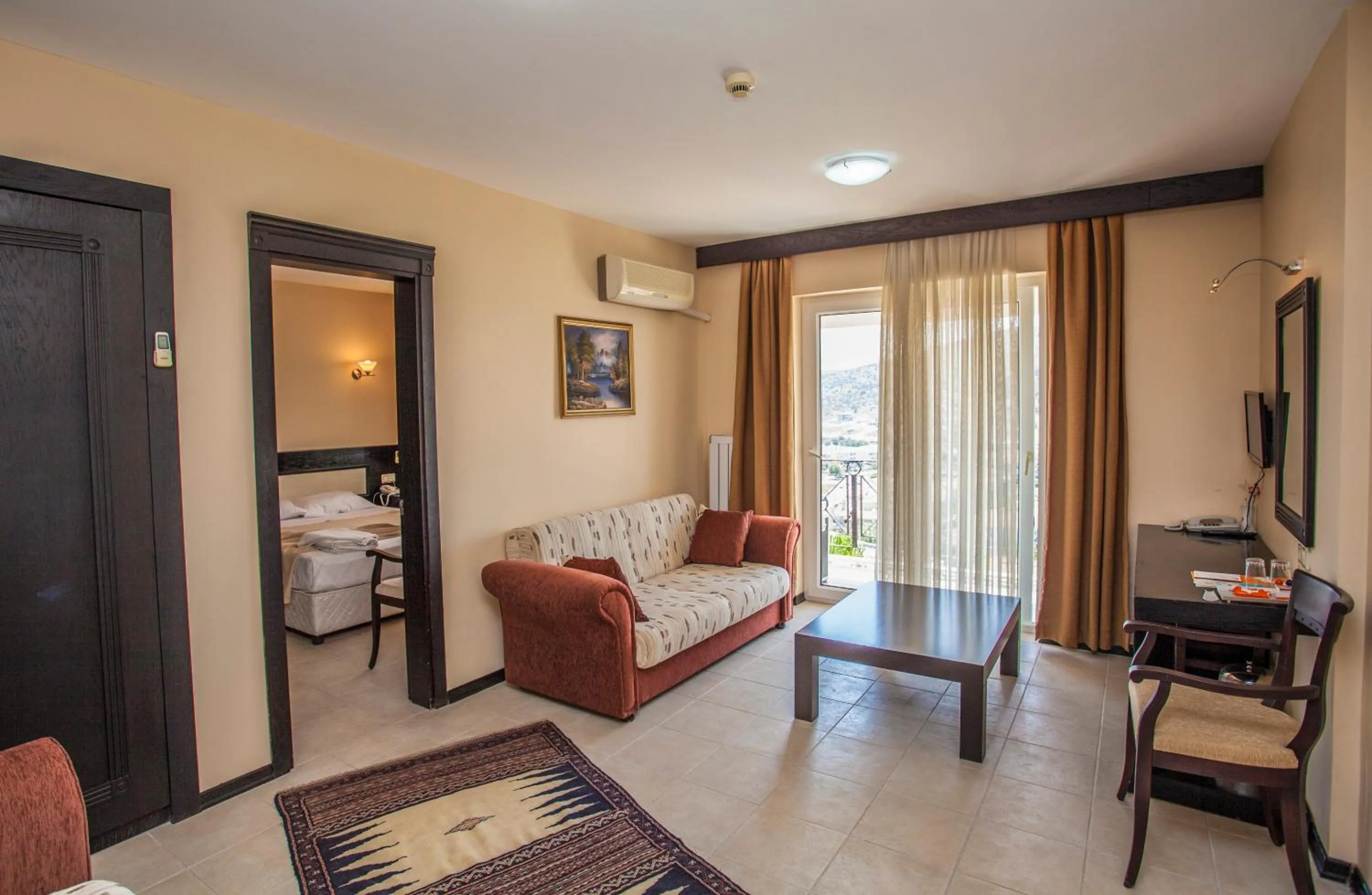 Day in My Solmaz Hotel