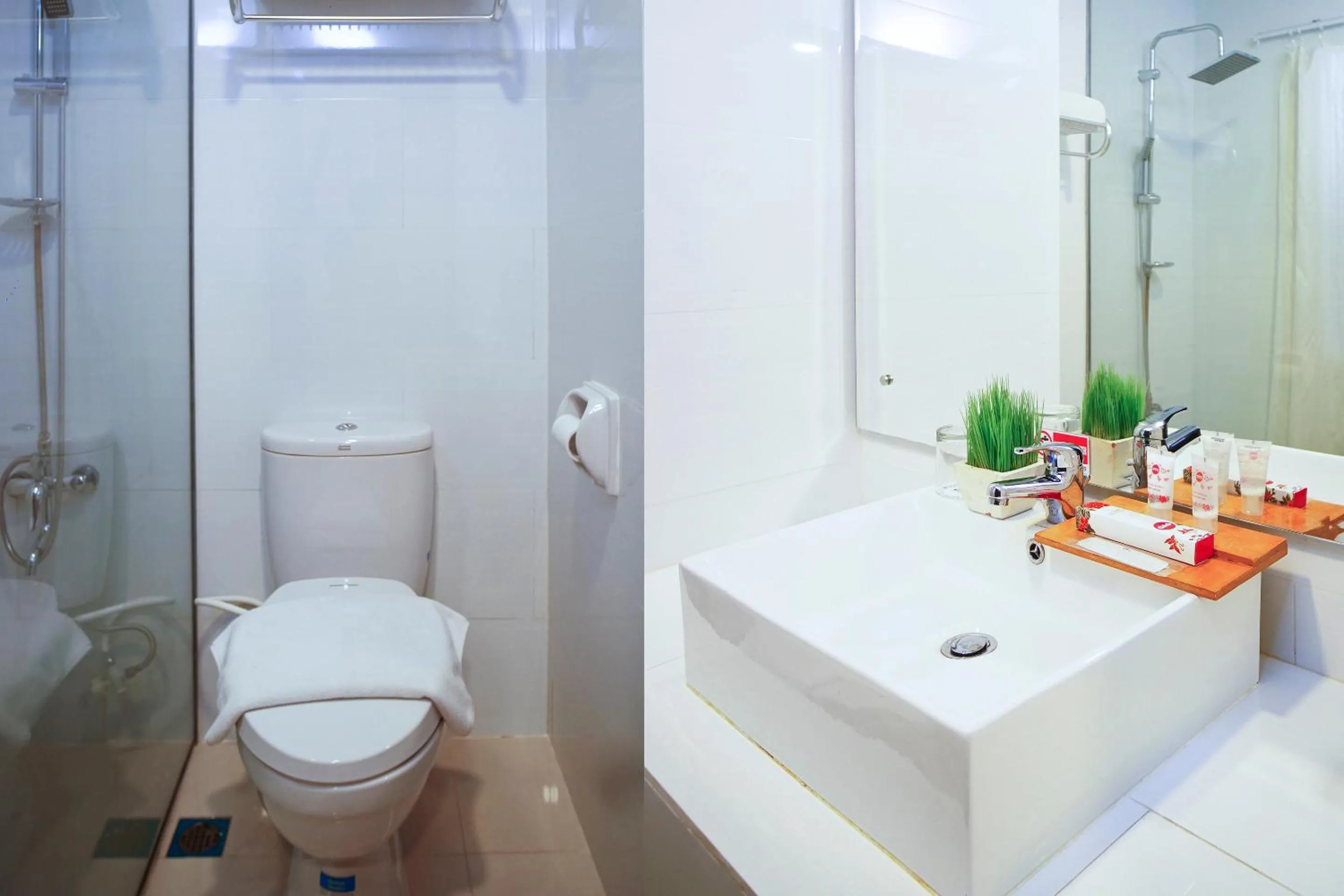 Bathroom in Collection O 166 Hotel Princess