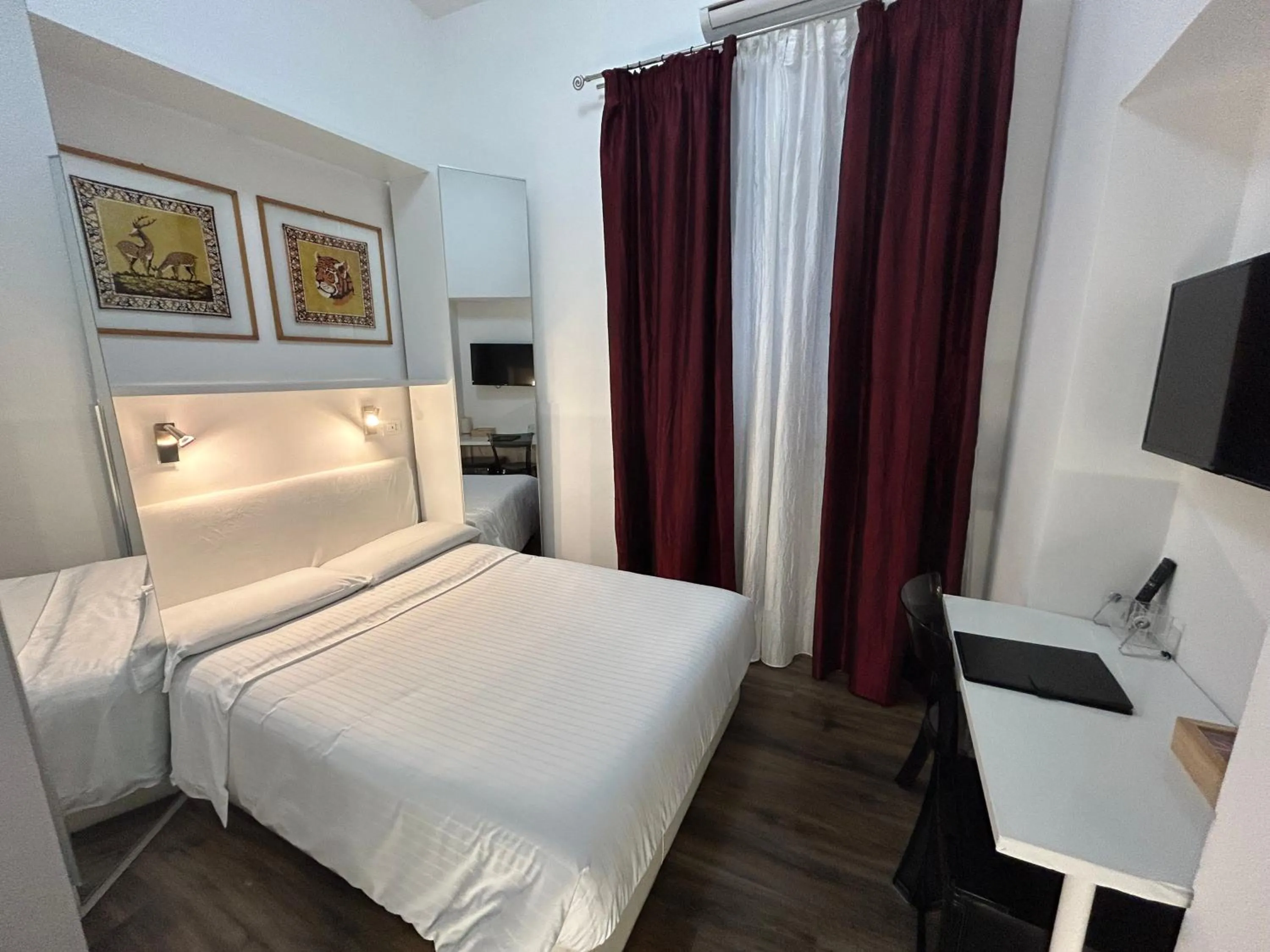 Bed in Domus Flavia B&B