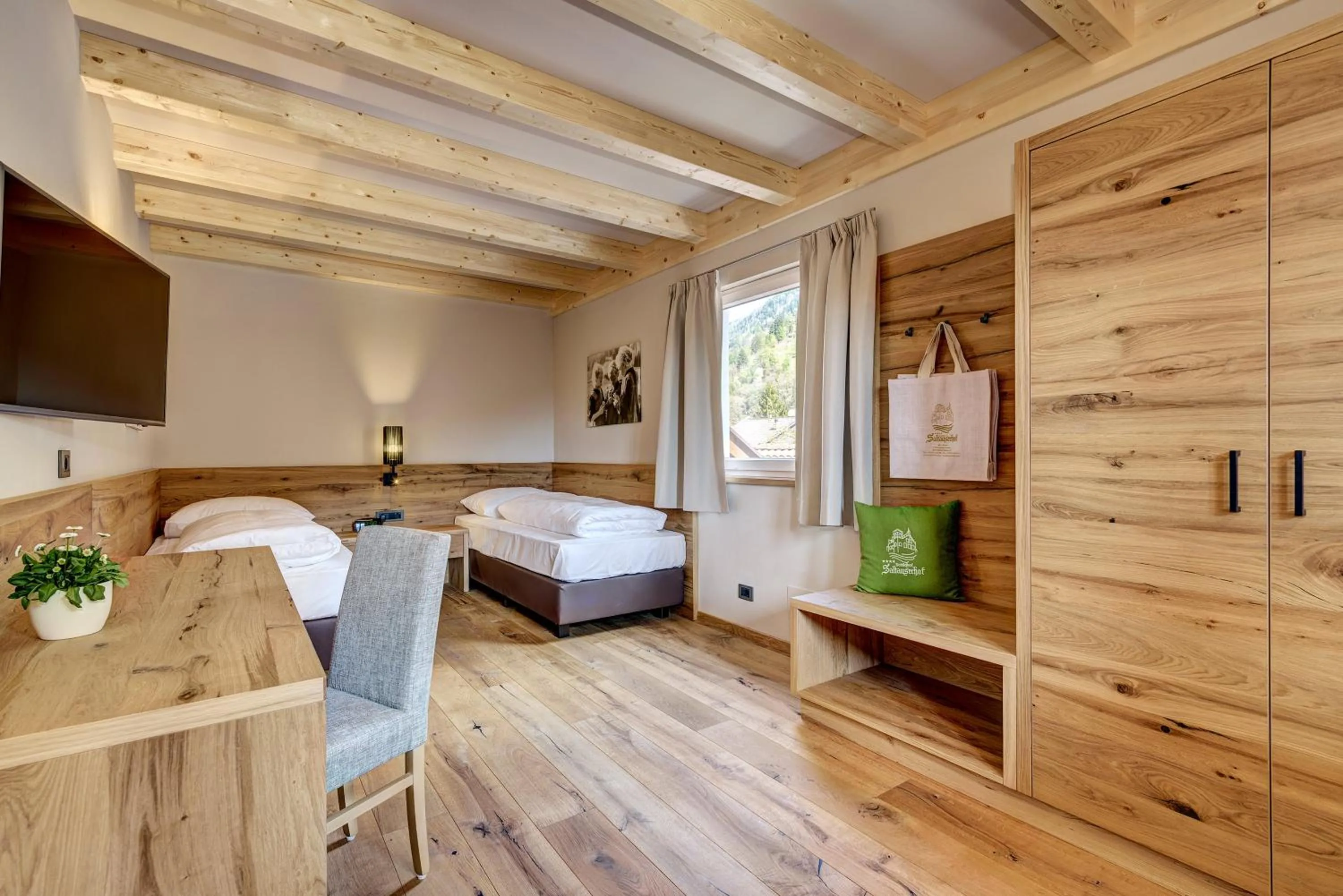 Bed in Hotel Saltauserhof