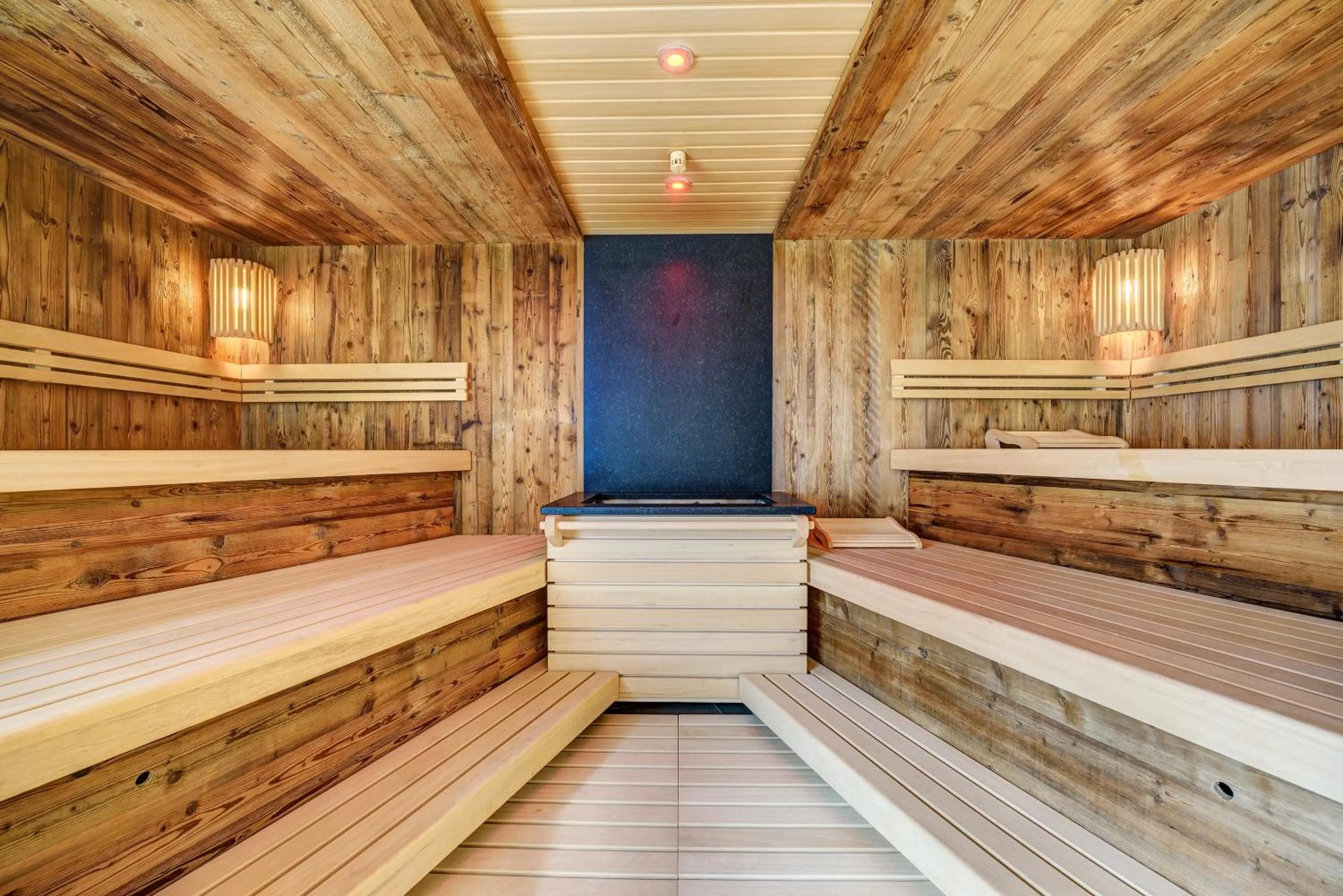 Sauna, Bed in Hotel Saltauserhof
