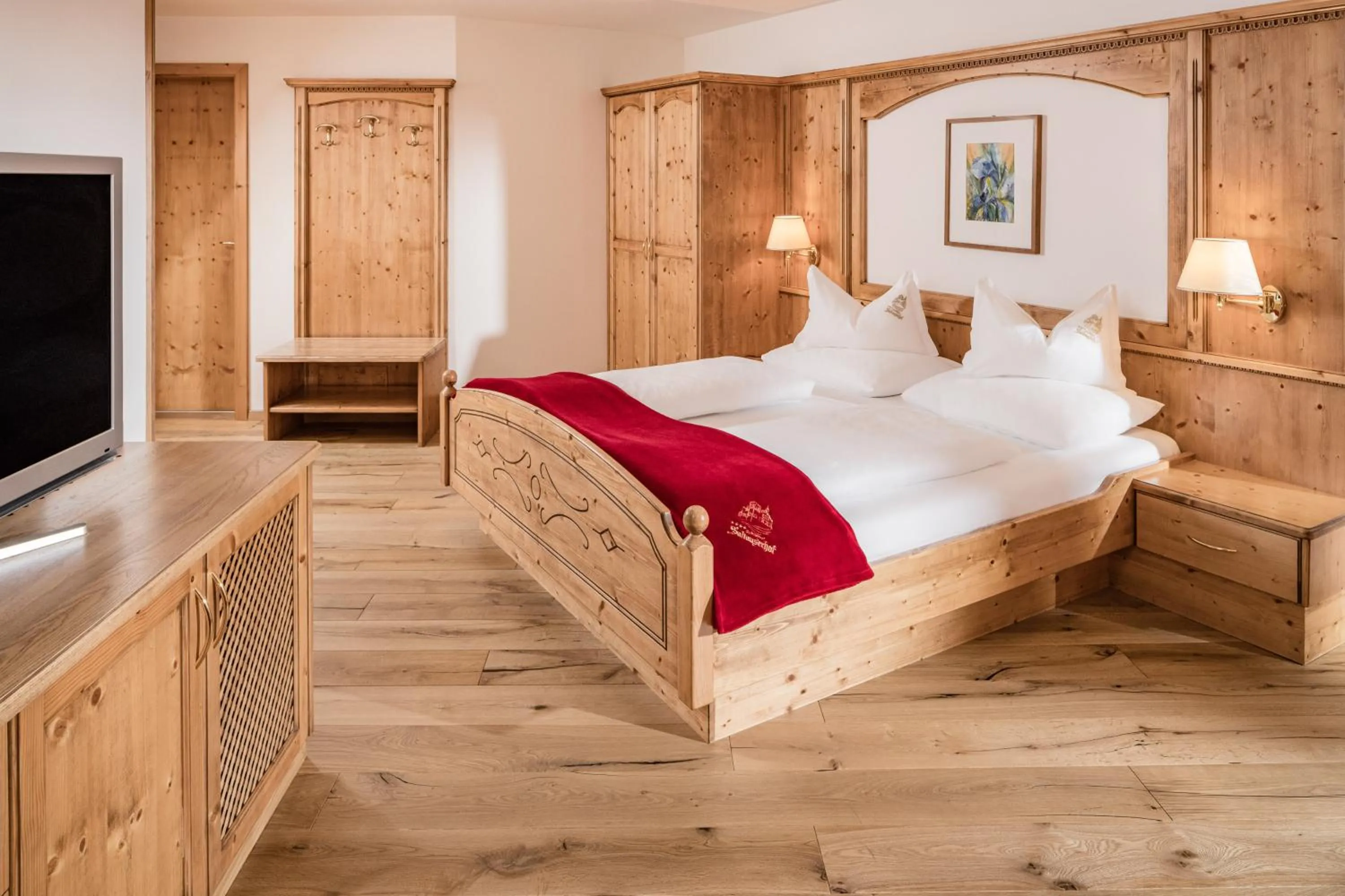 Bed in Hotel Saltauserhof