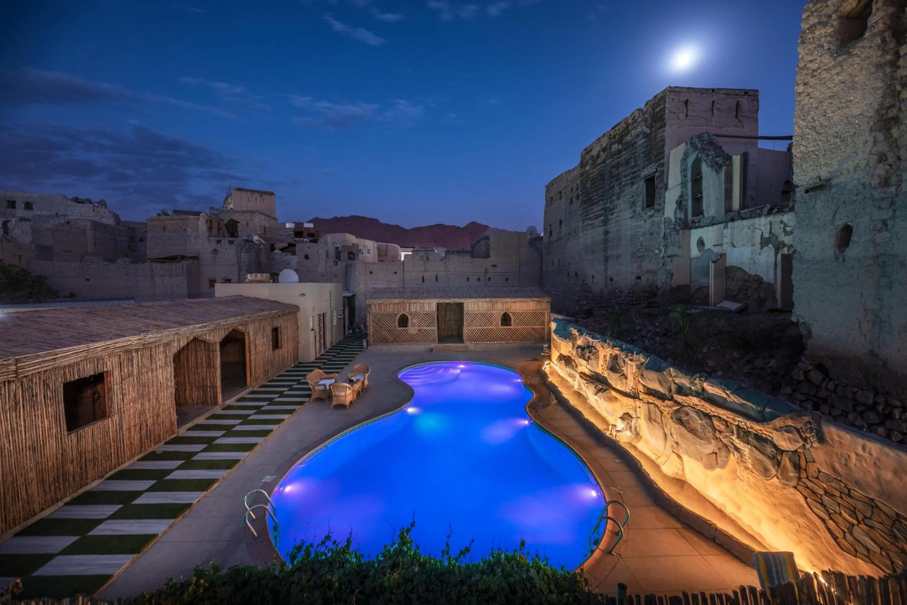 Swimming pool in Antique Inn