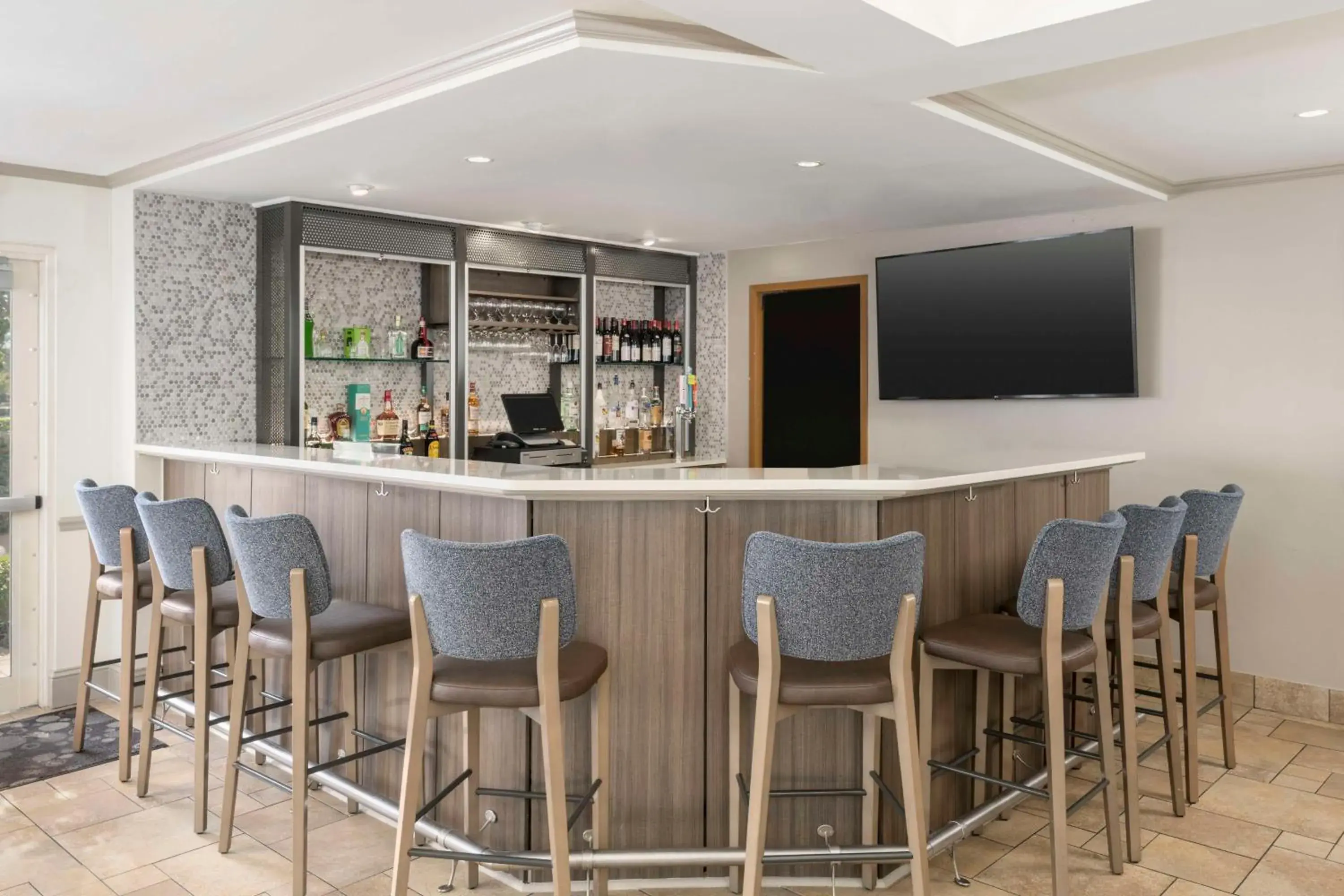 Lounge or bar in Hilton Garden Inn Boca Raton Lounge or bar in Hilton Garden Inn Boca Raton