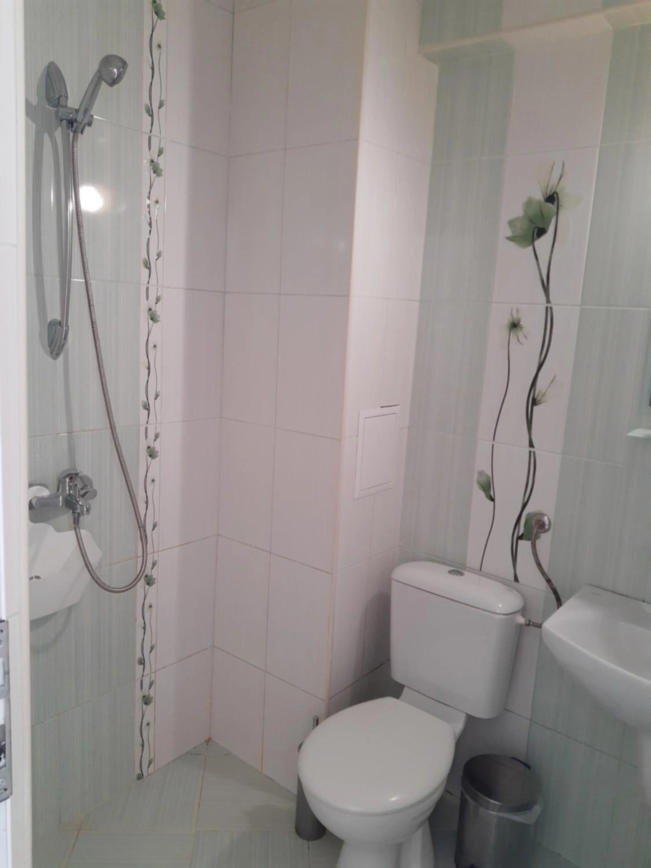 Shower in Morska Zvezda Guest House
