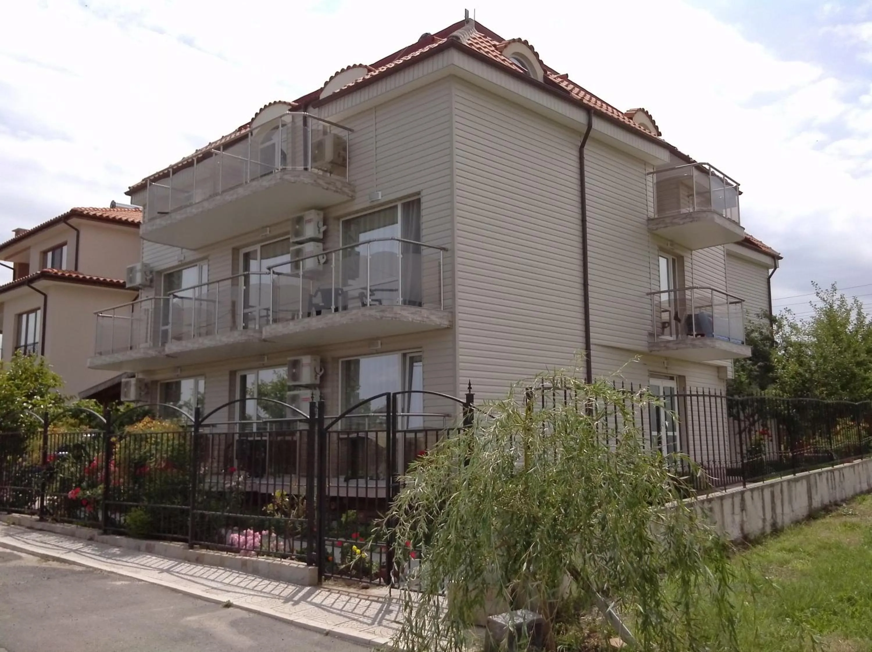 Property building in Morska Zvezda Guest House