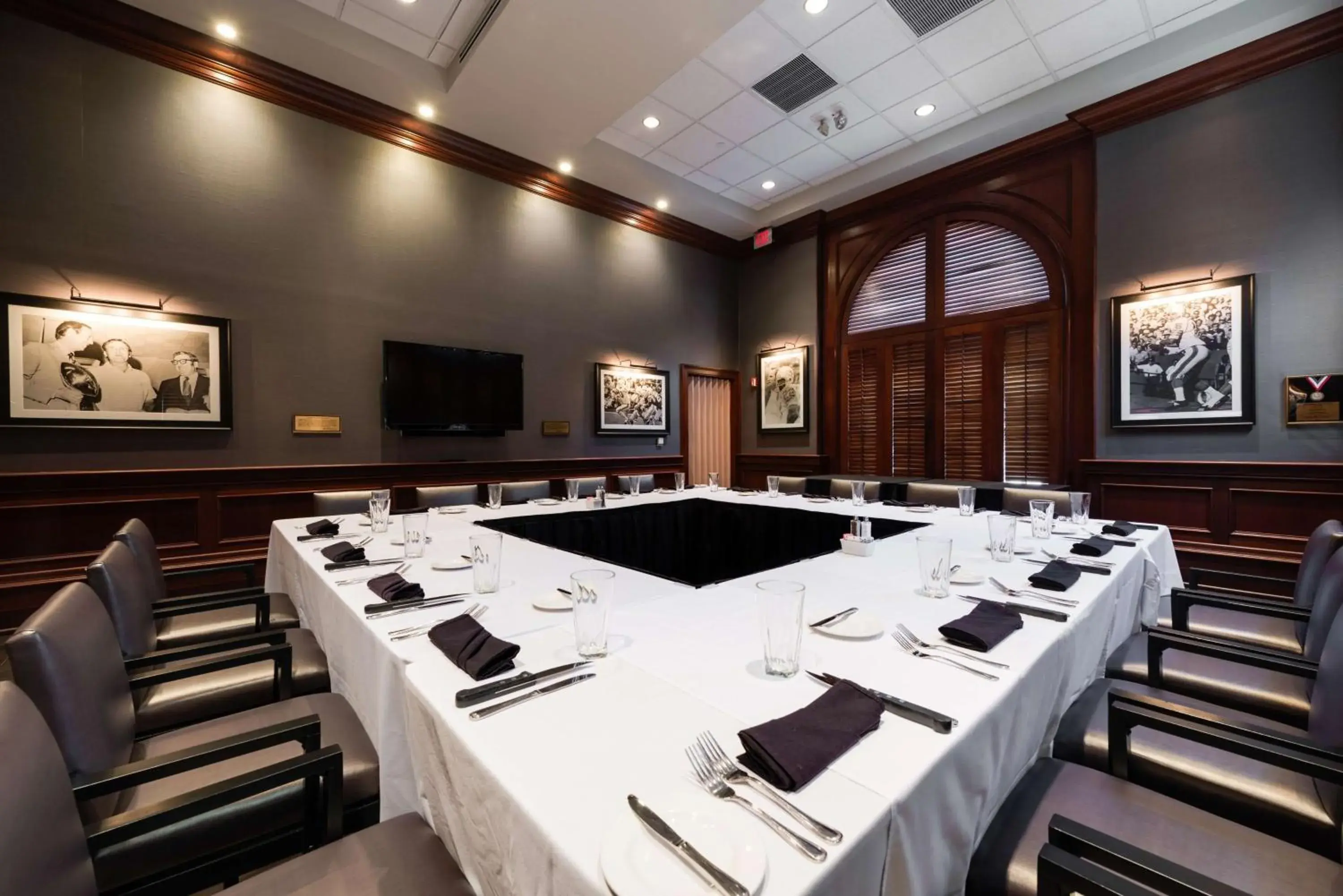 Restaurant/places to eat in Hilton Naples Restaurant/places to eat in Hilton Naples