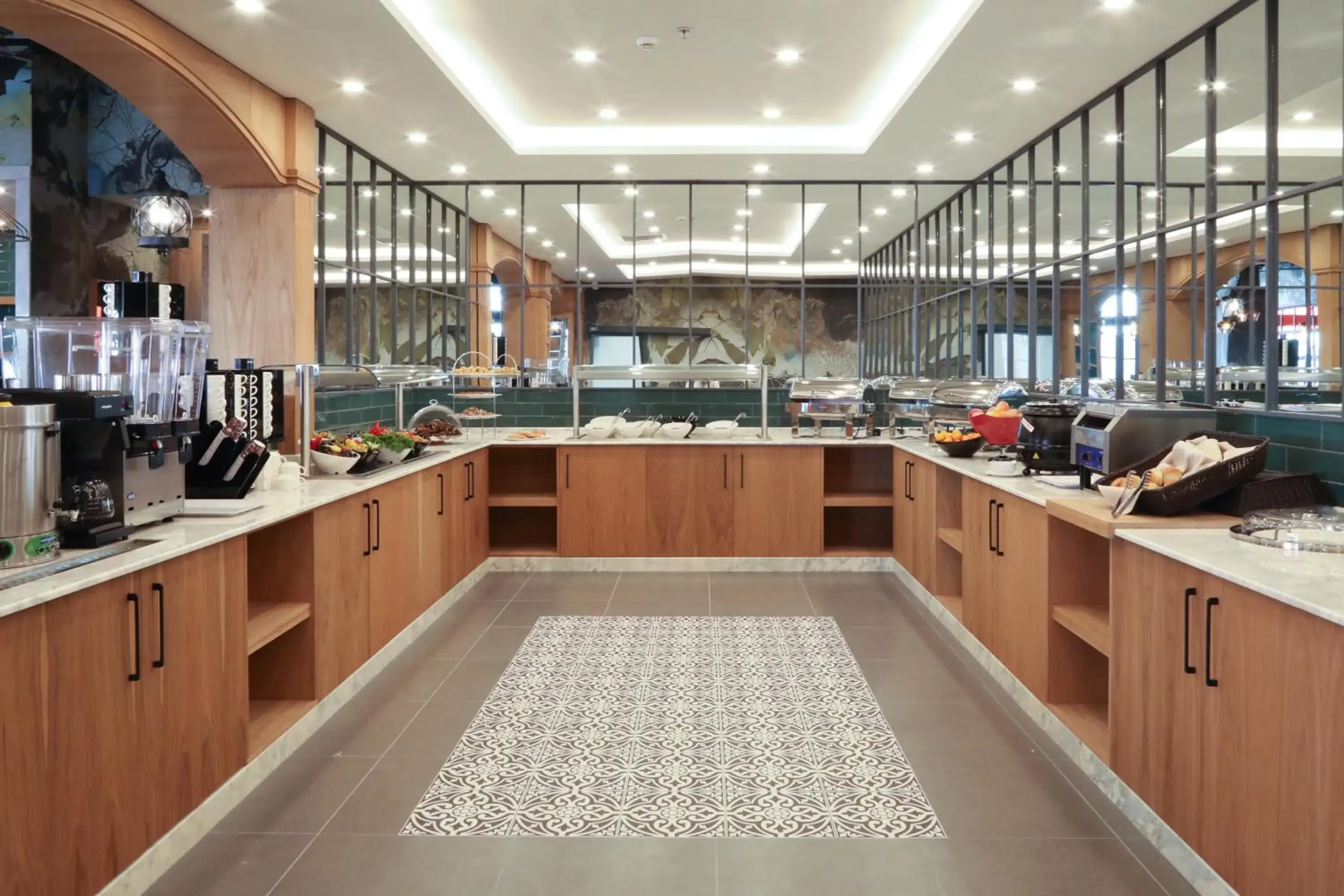 Restaurant/places to eat in Expoist Hotel Restaurant/places to eat in Expoist Hotel