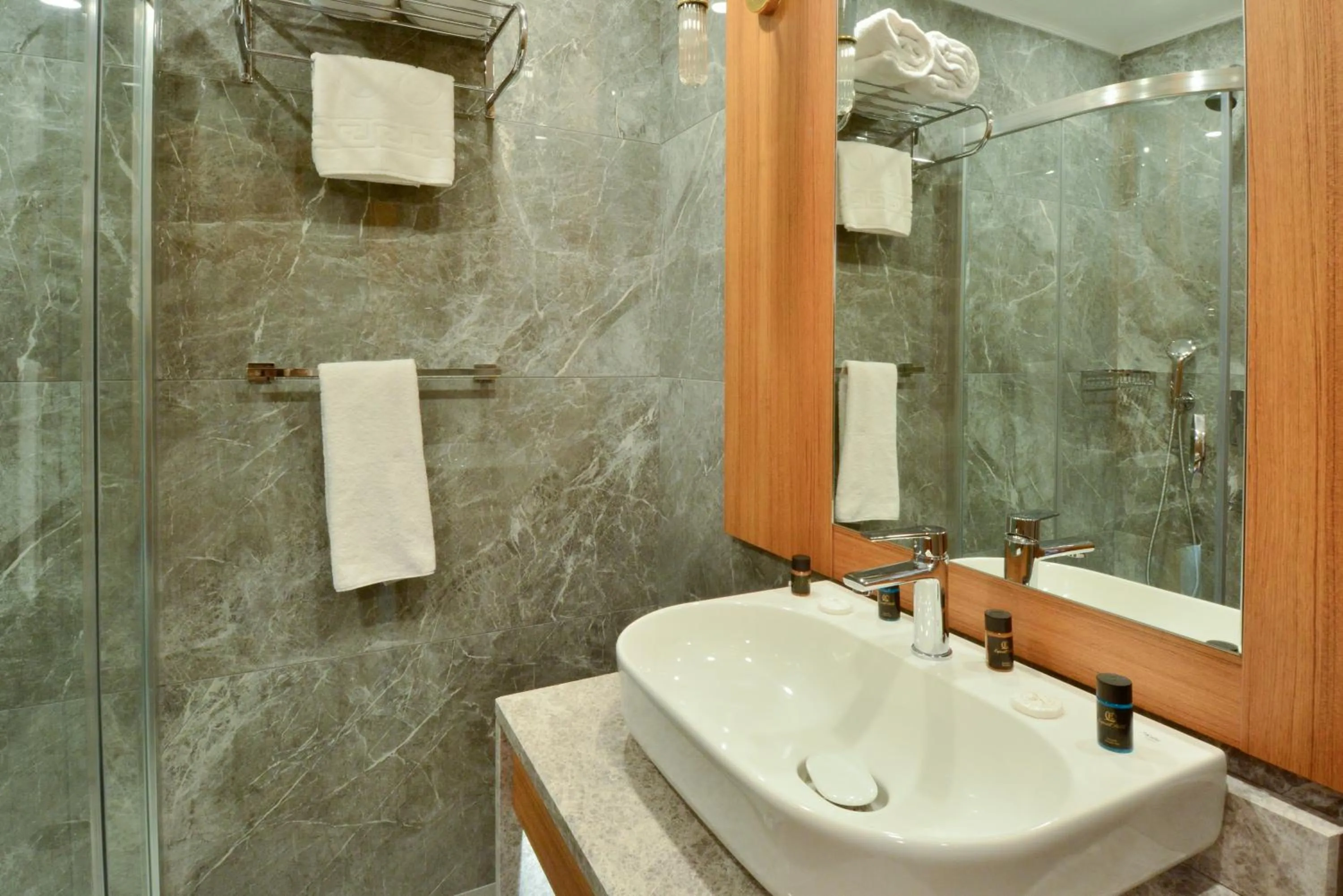 Bathroom in Expoist Hotel