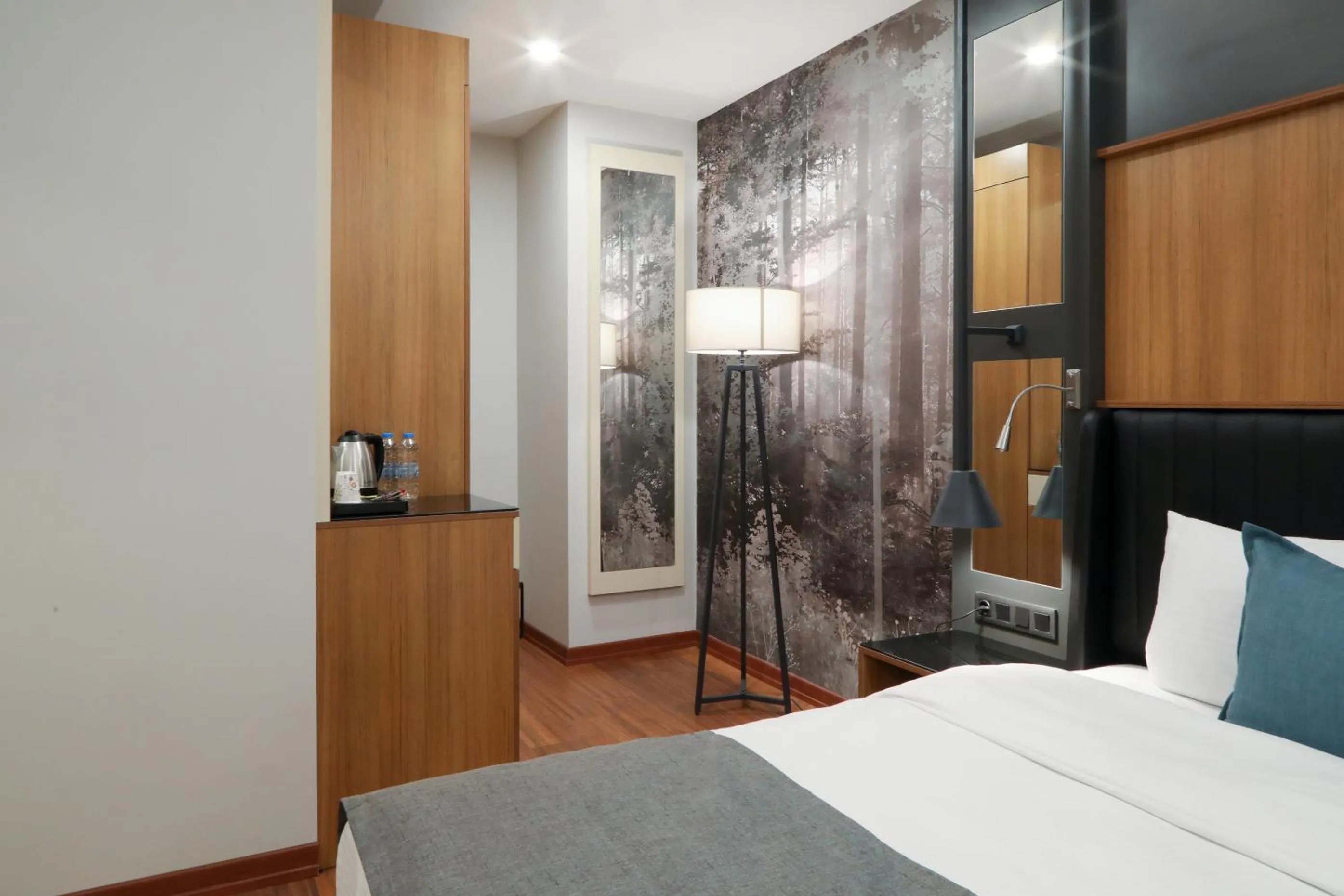 hair dresser, Bed in Expoist Hotel