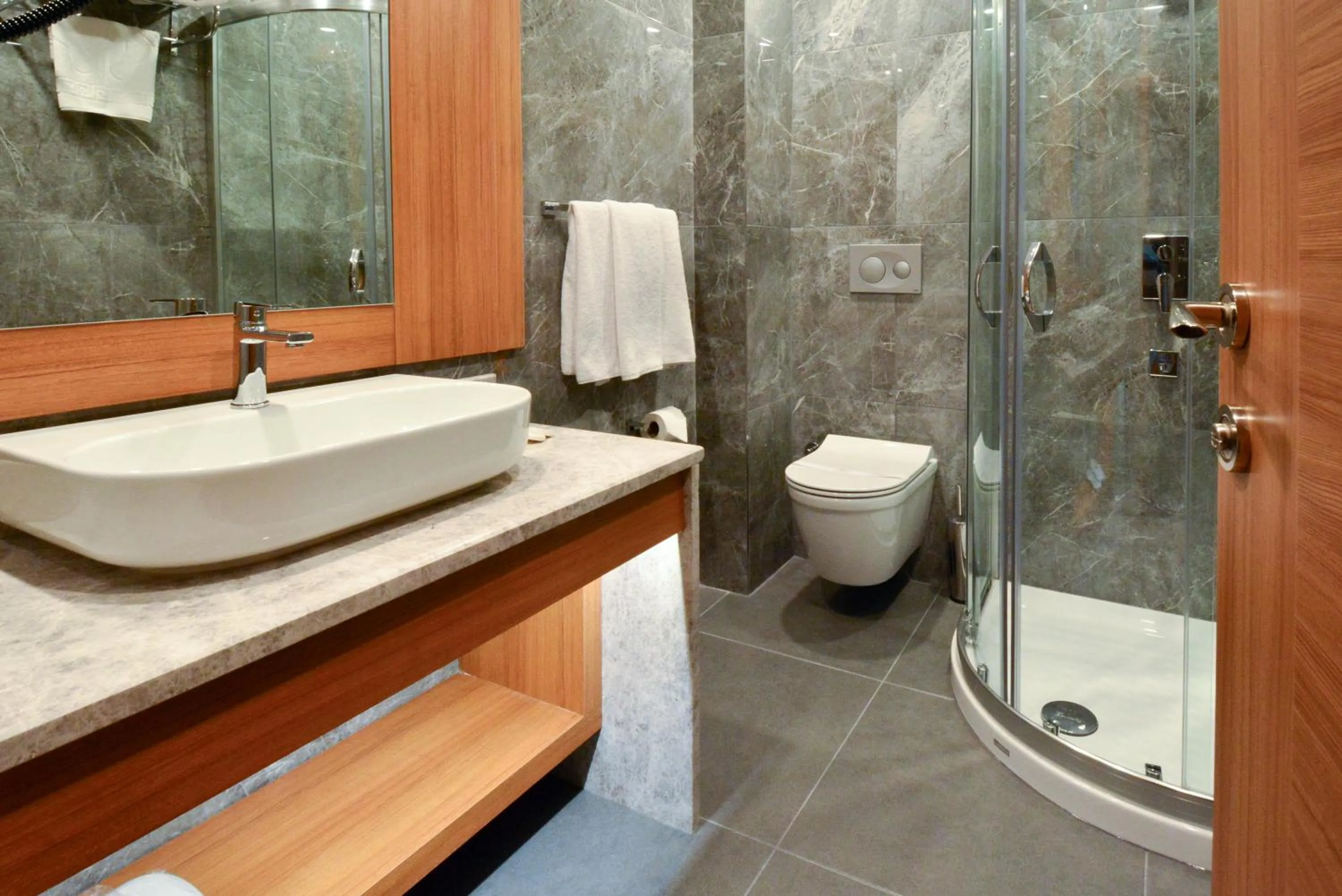 Bathroom in Expoist Hotel