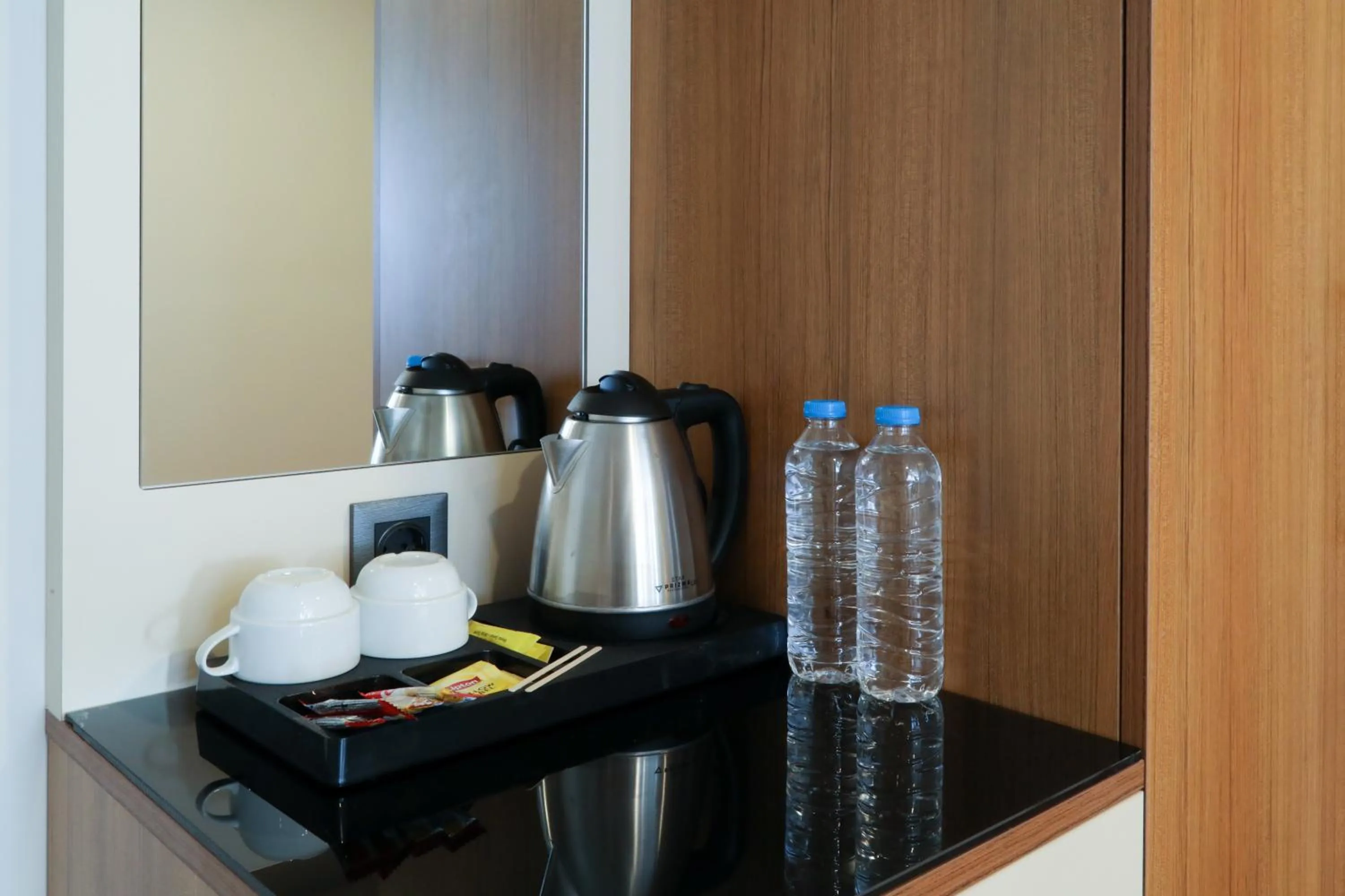 Coffee/tea facilities in Expoist Hotel