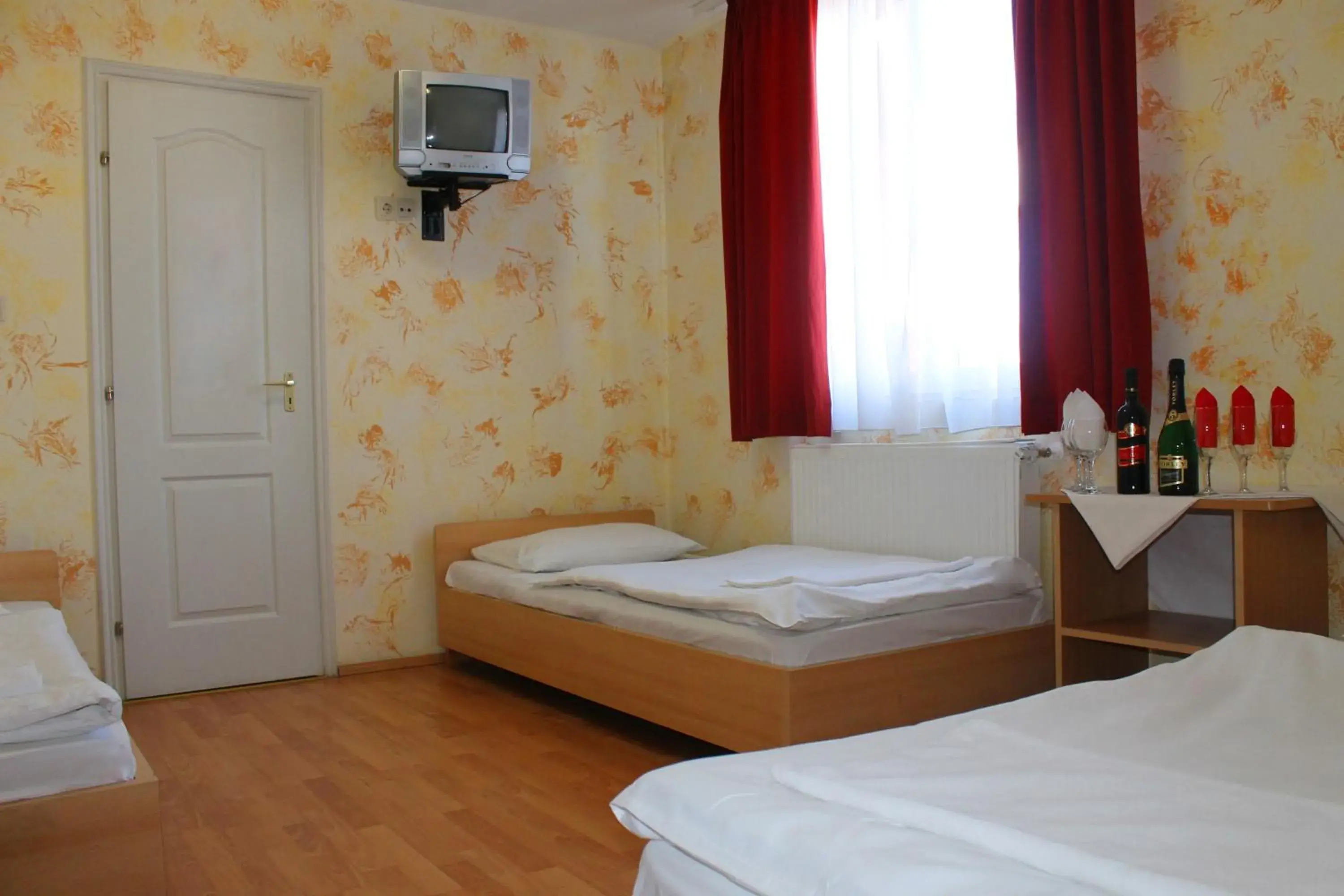 Triple Room in Motelnet.T Triple Room in Motelnet.T