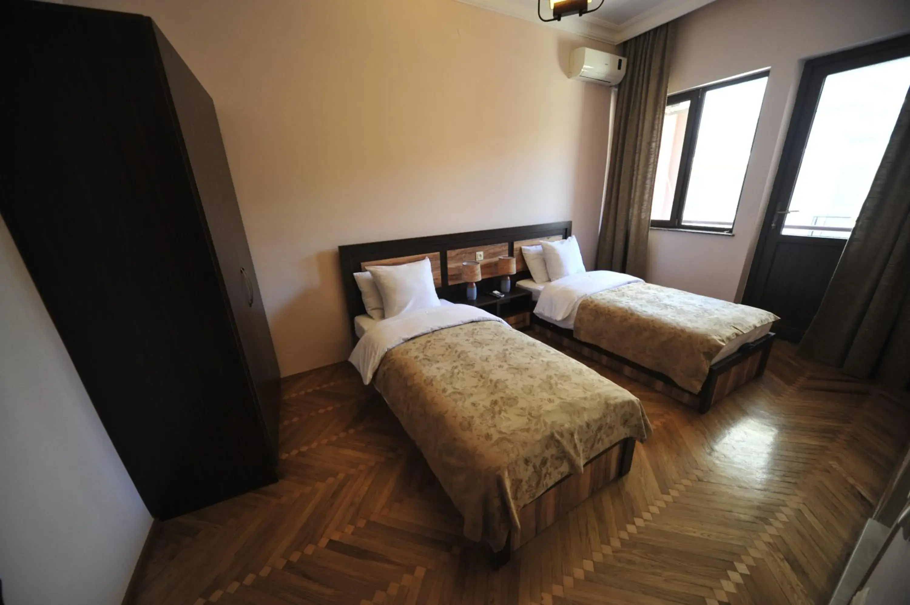 Deluxe Double or Twin Room in Guest House Batumi Globus Deluxe Double or Twin Room in Guest House Batumi Globus