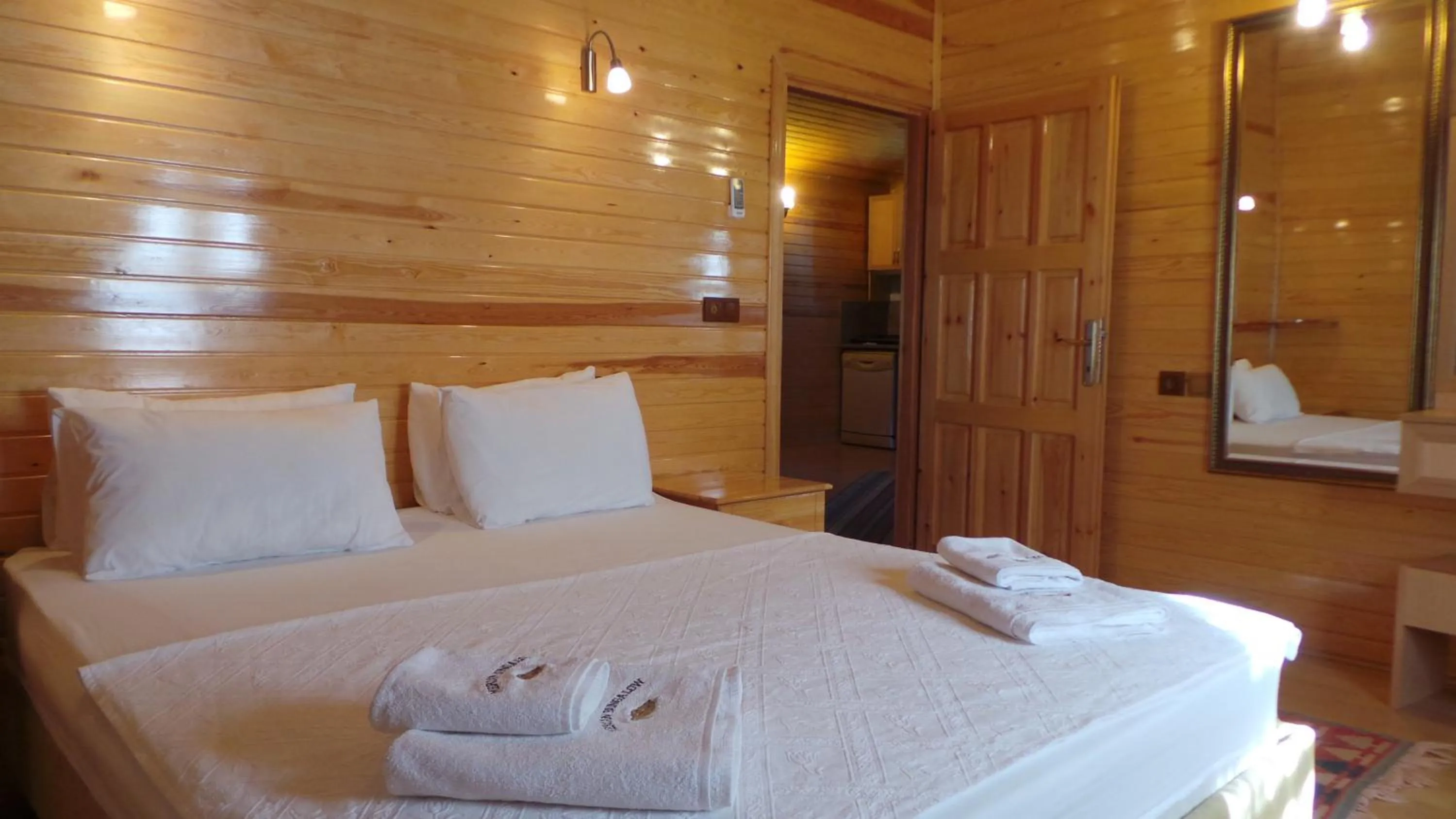 Bed in Mercan Bungalow