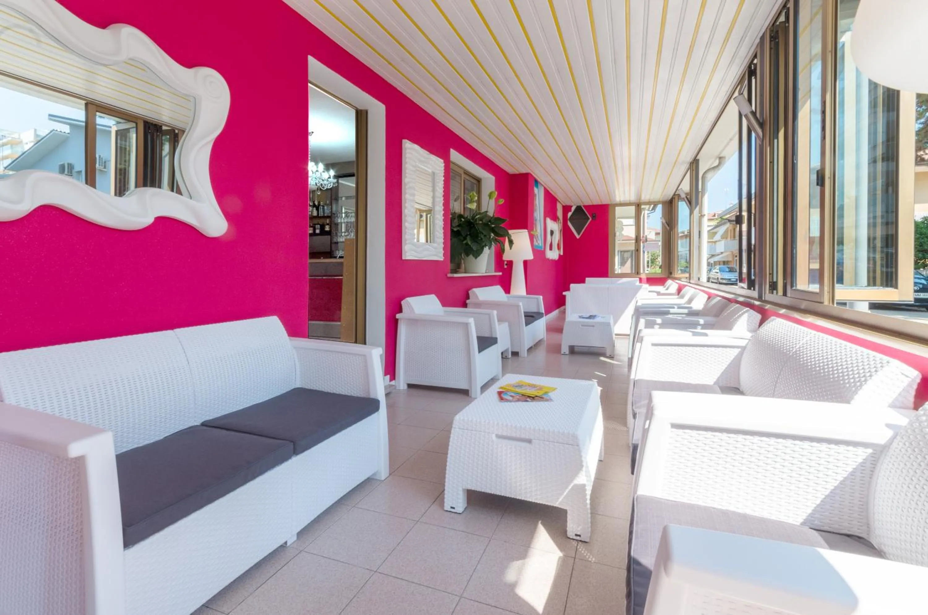 Communal lounge/ TV room in Hotel Romantik & Depandance