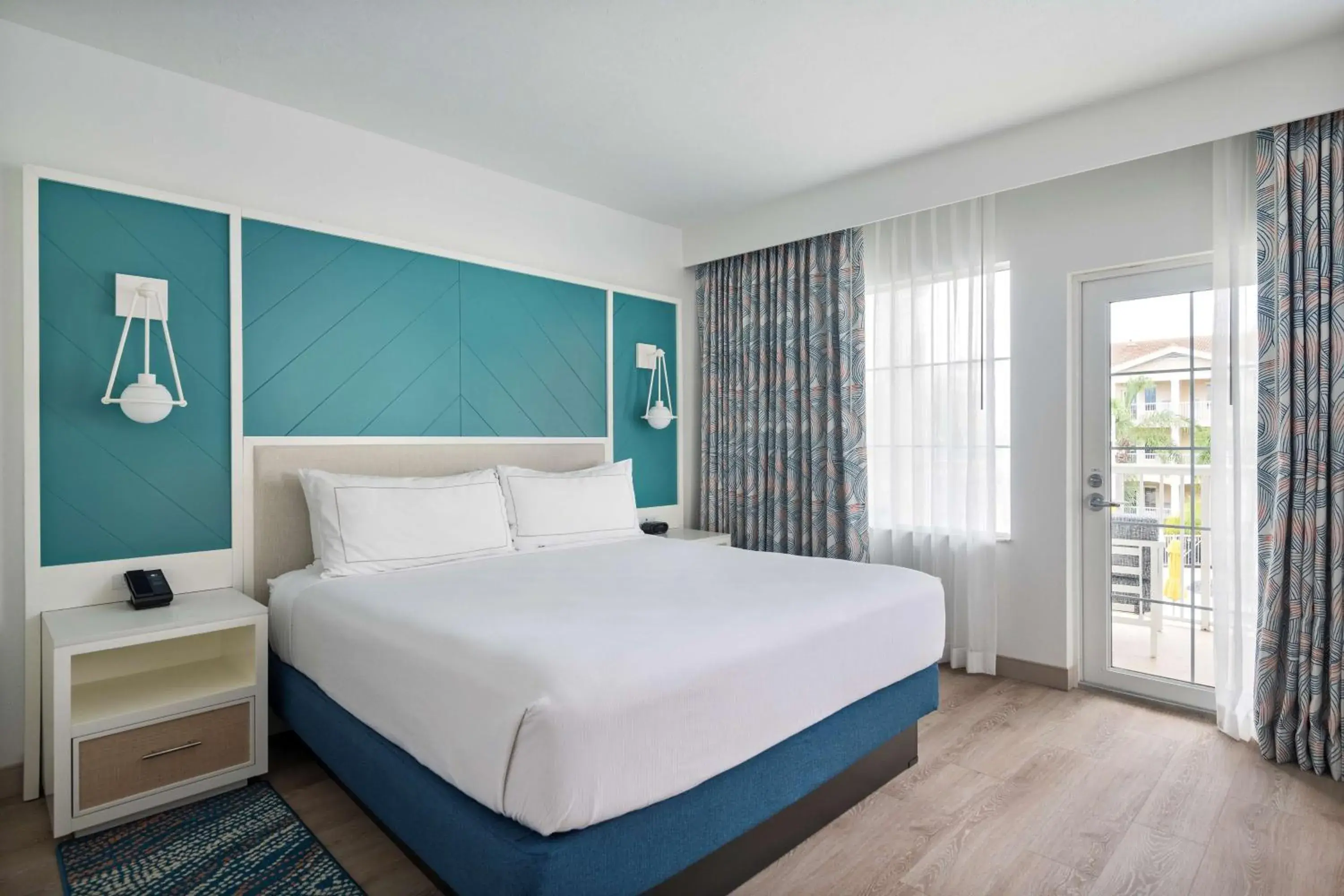 Bed in DoubleTree Suites by Hilton Naples Bed in DoubleTree Suites by Hilton Naples