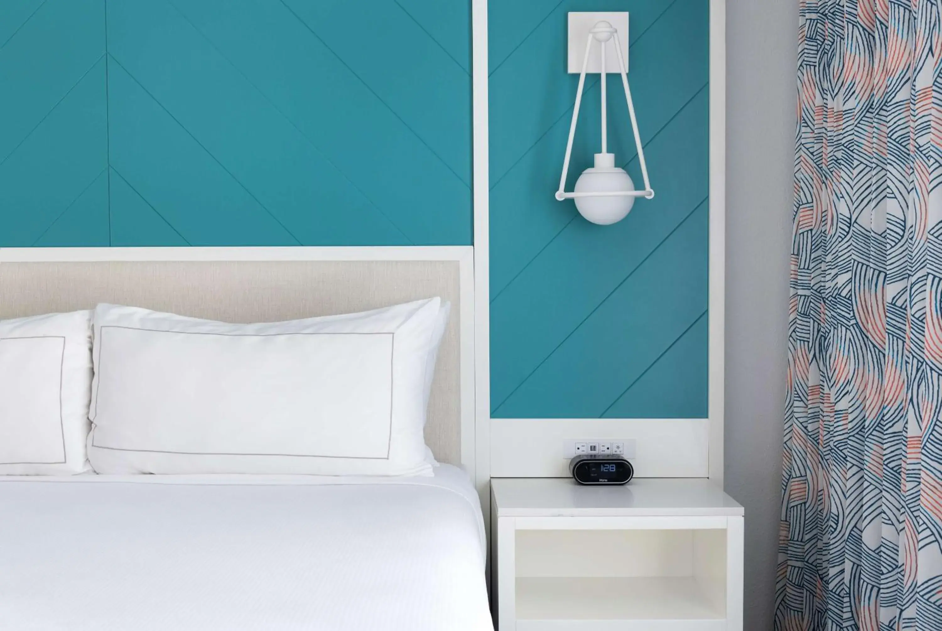 Bed in DoubleTree Suites by Hilton Naples Bed in DoubleTree Suites by Hilton Naples