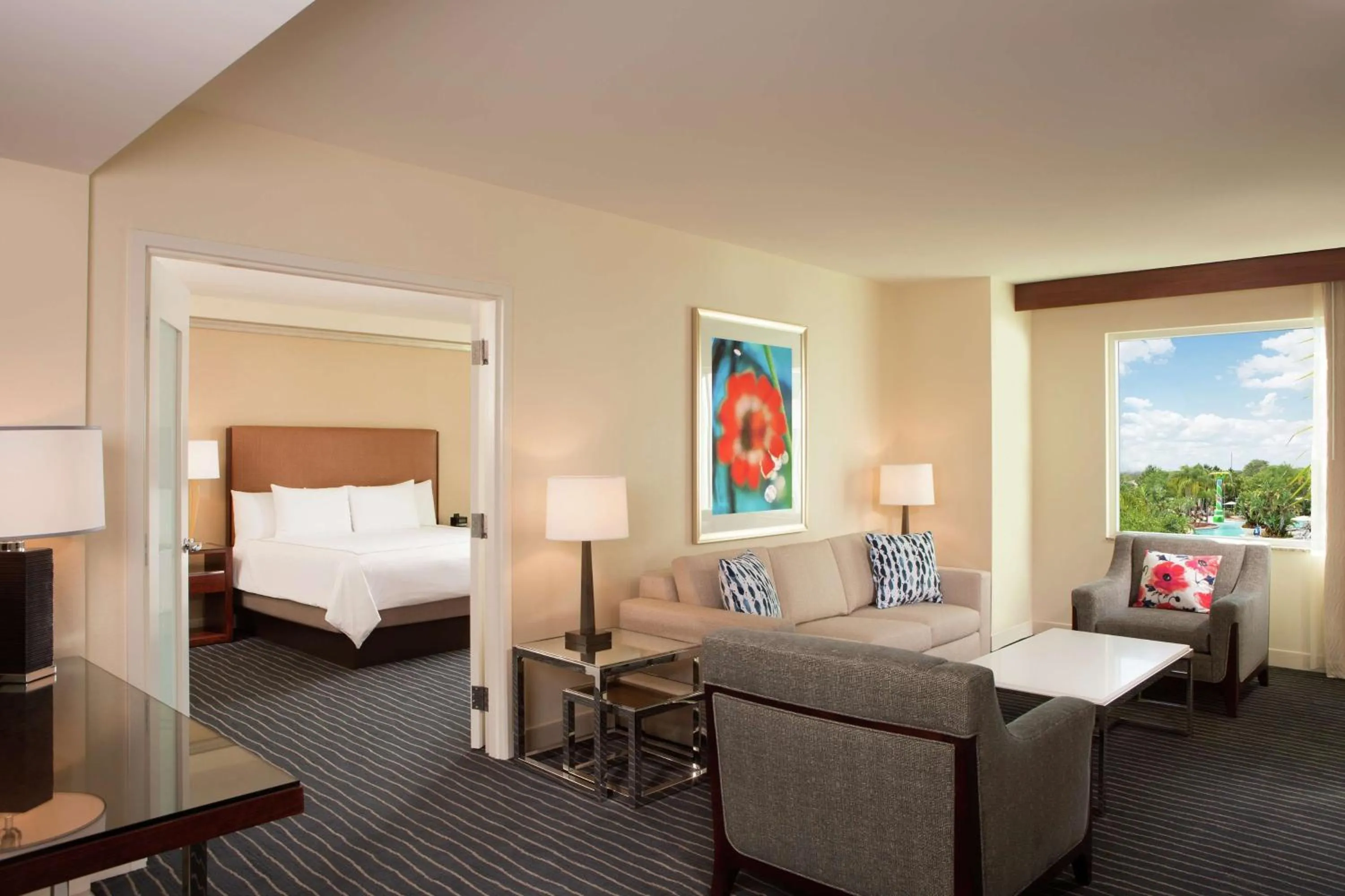 Living room, Bed in Hilton Orlando