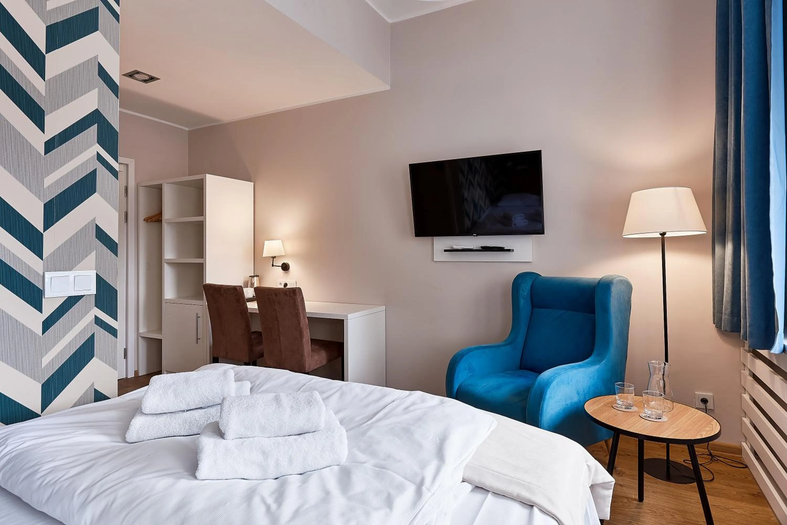 TV and multimedia, Bed in Hotel Traffic Poznań Stare Miasto