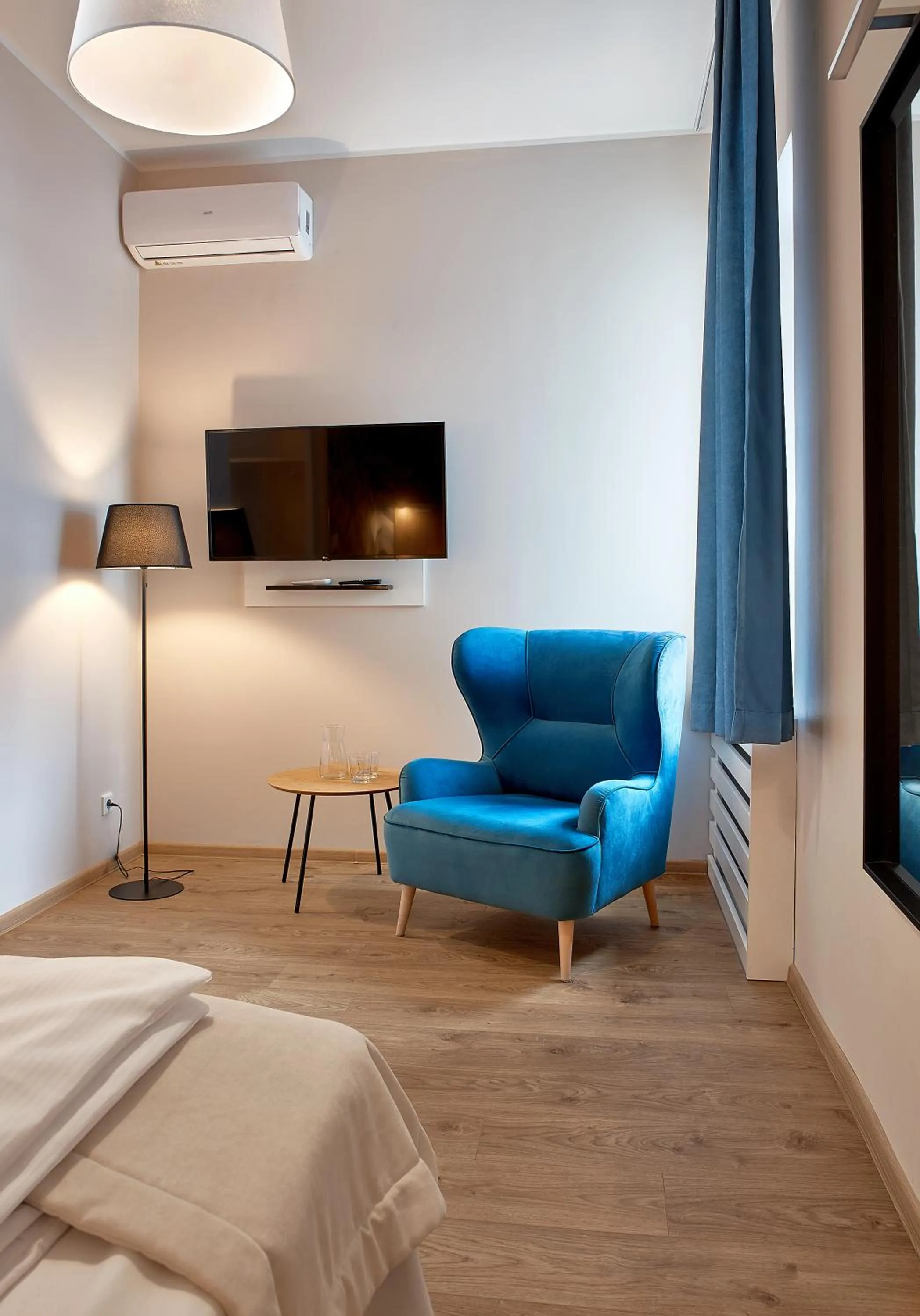 TV and multimedia, Bed in Hotel Traffic Poznań Stare Miasto