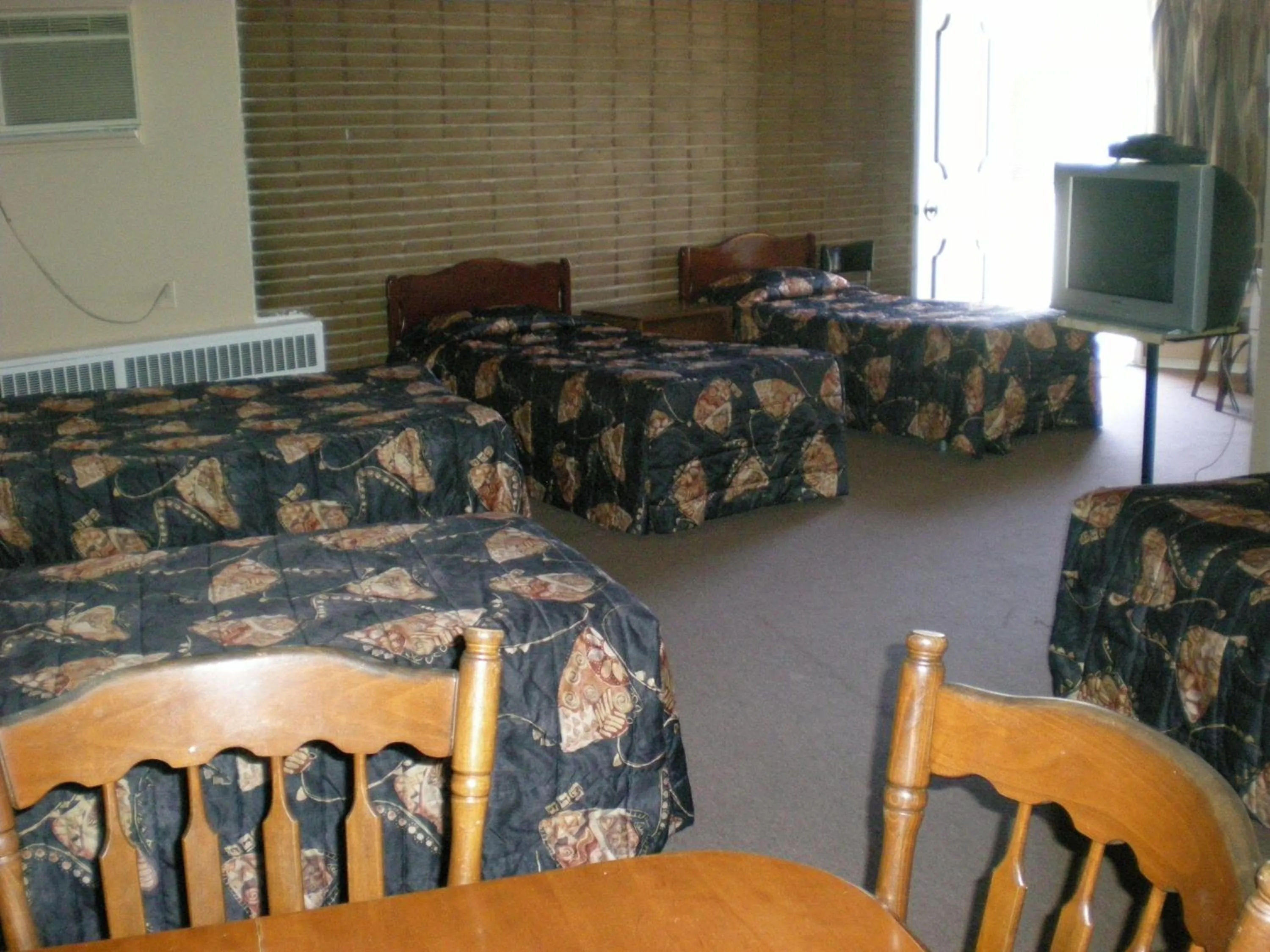 Communal lounge/ TV room in Motel Seigneurie de Vaudreuil