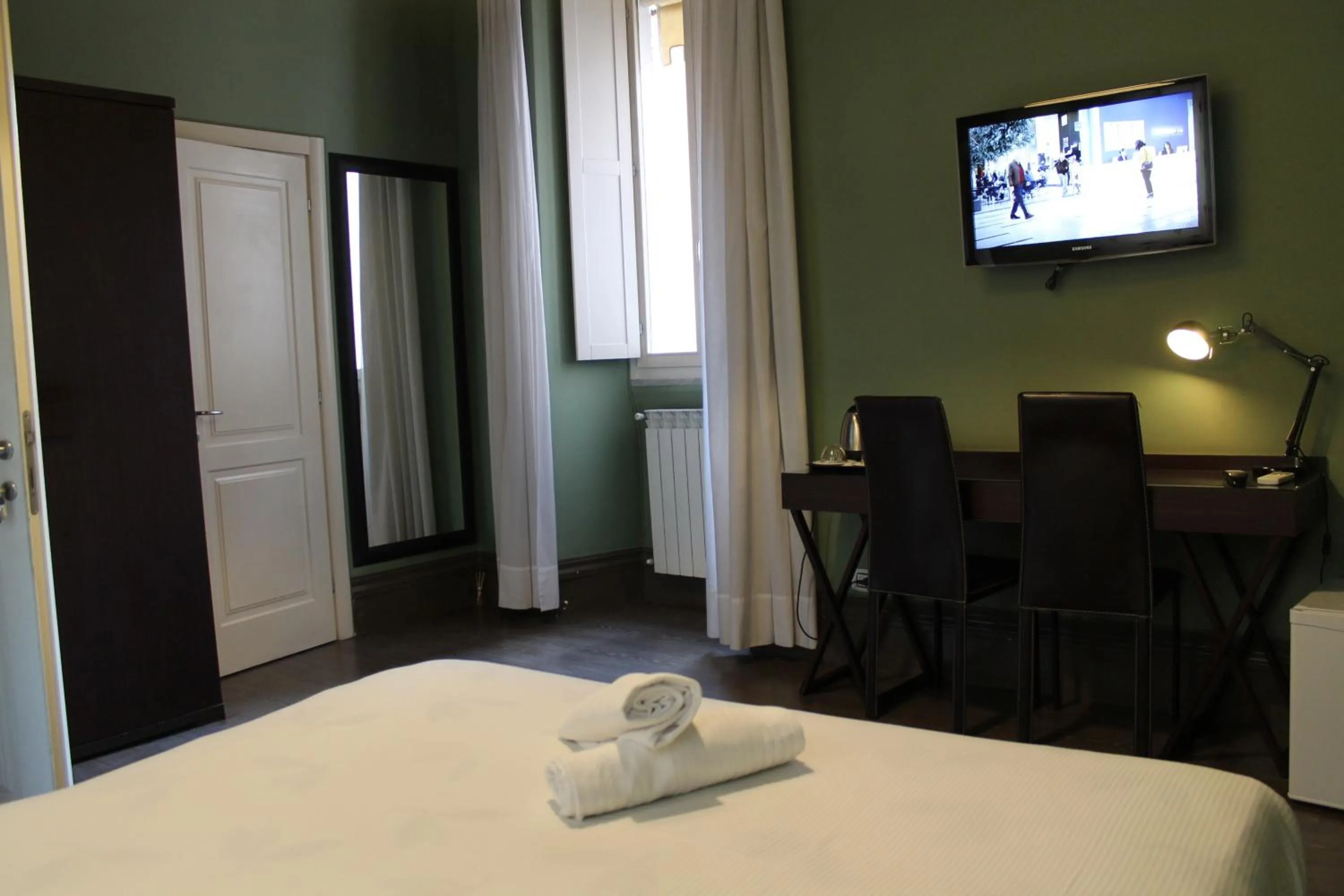 TV and multimedia, Bed in Relais Palazzo Taverna
