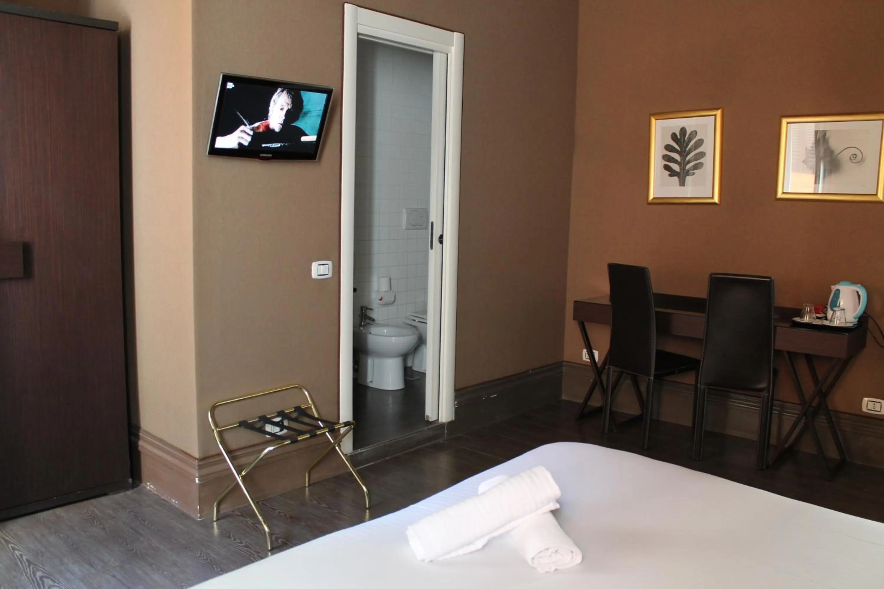 TV and multimedia, Bed in Relais Palazzo Taverna