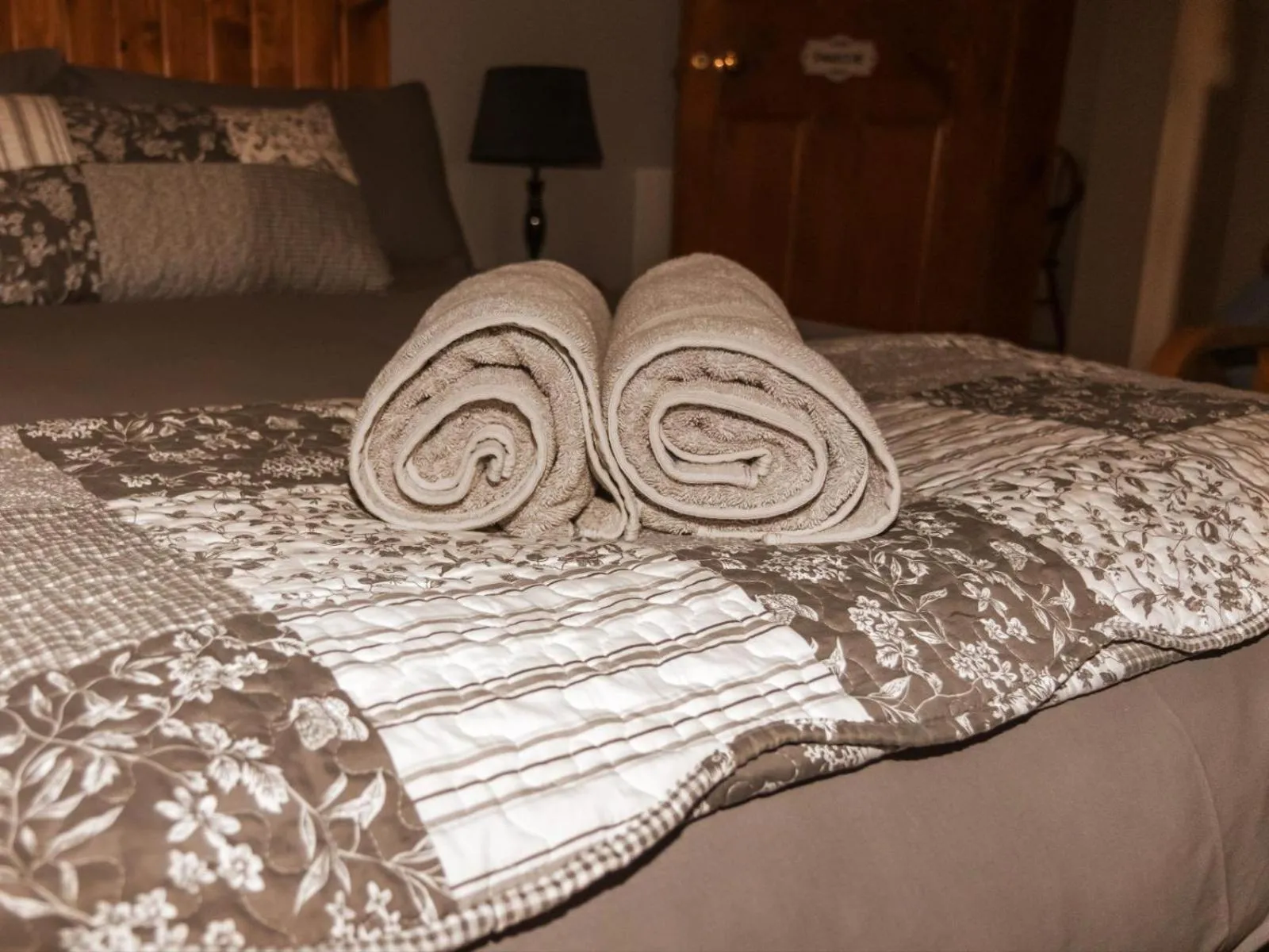 Deluxe Double Room with Bath - single occupancy in Donsveertjie Gasteplaas & Venue