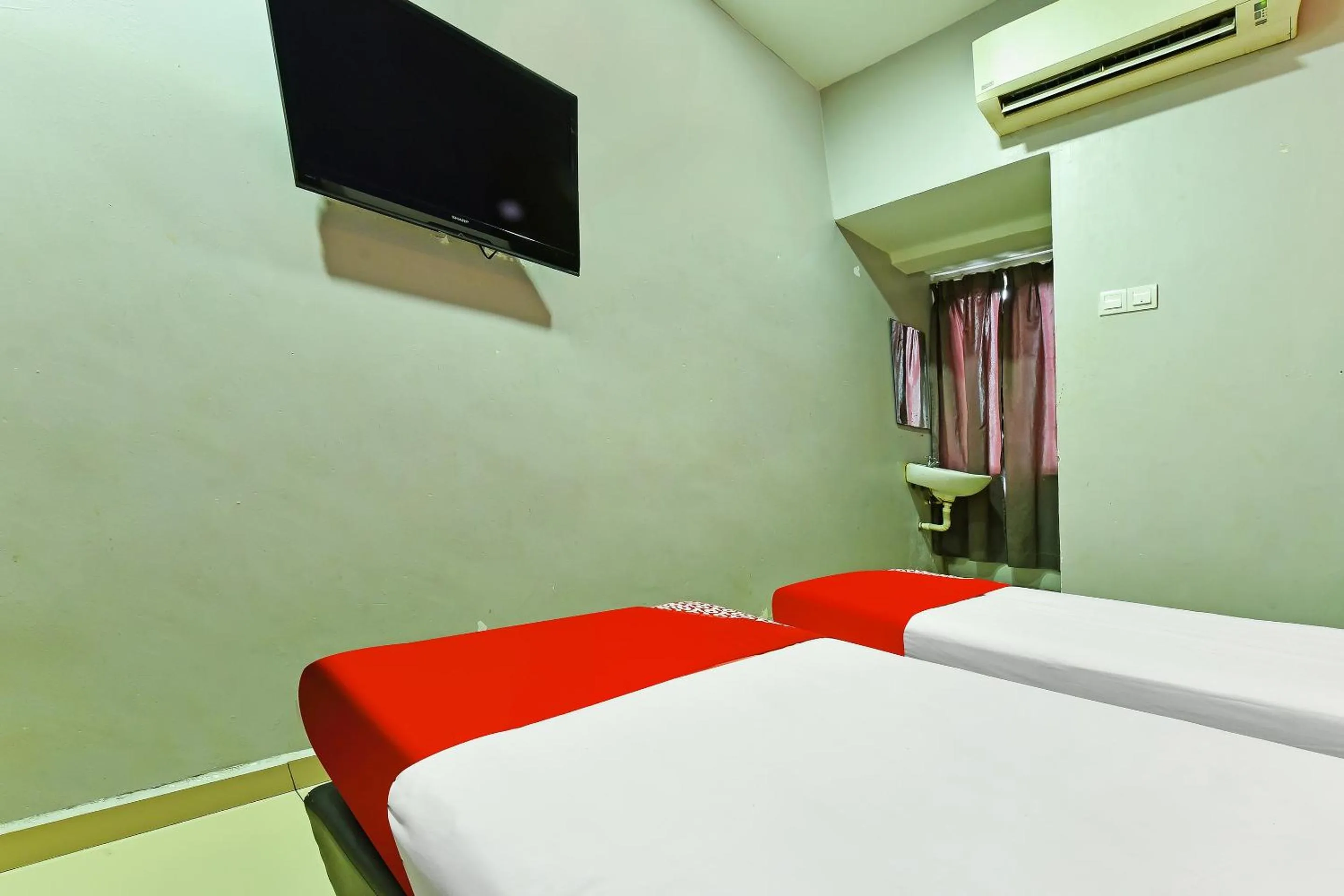 Bedroom, Bed in Hotel O Elwarda Klcity