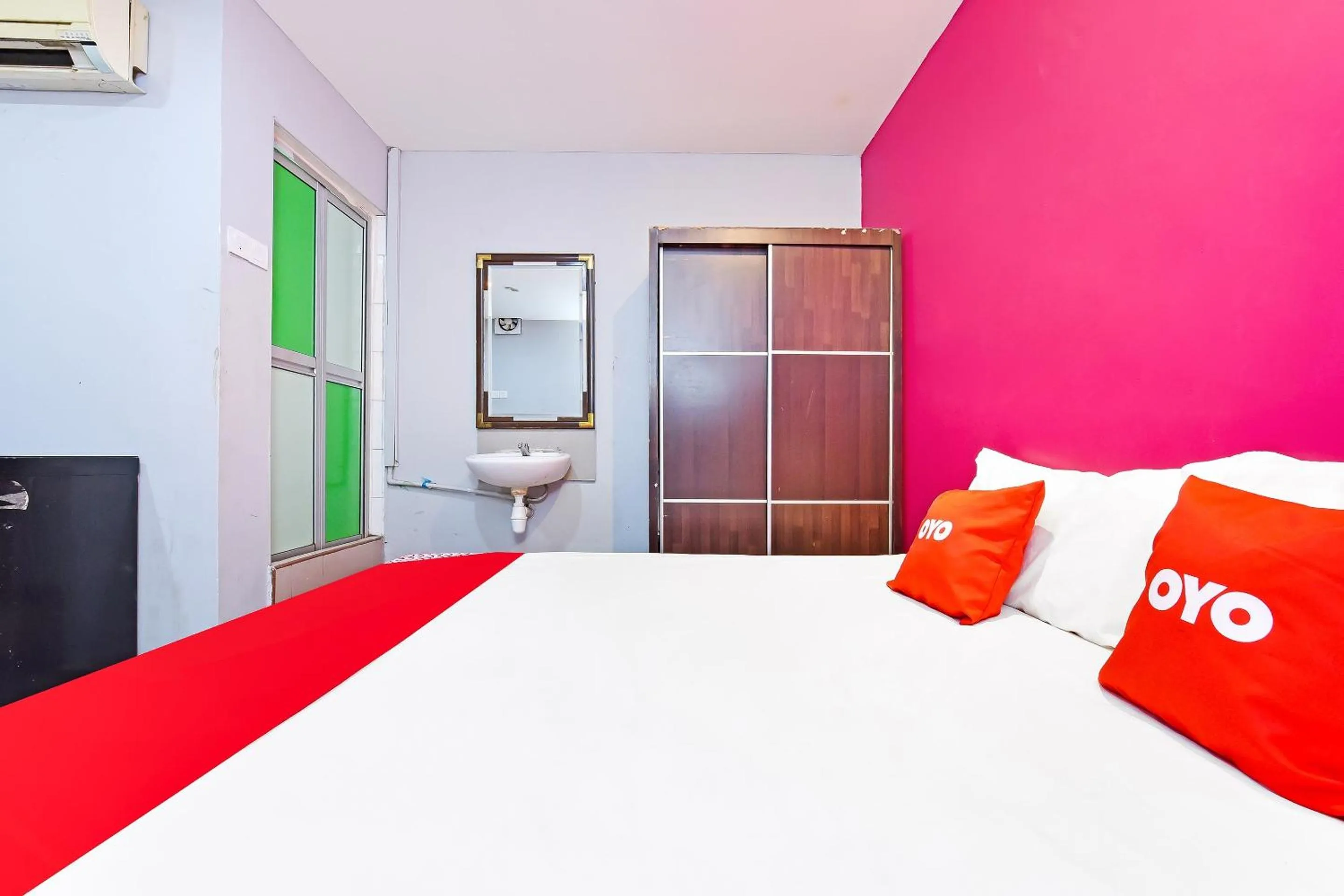 Bedroom, Bed in Hotel O Elwarda Klcity