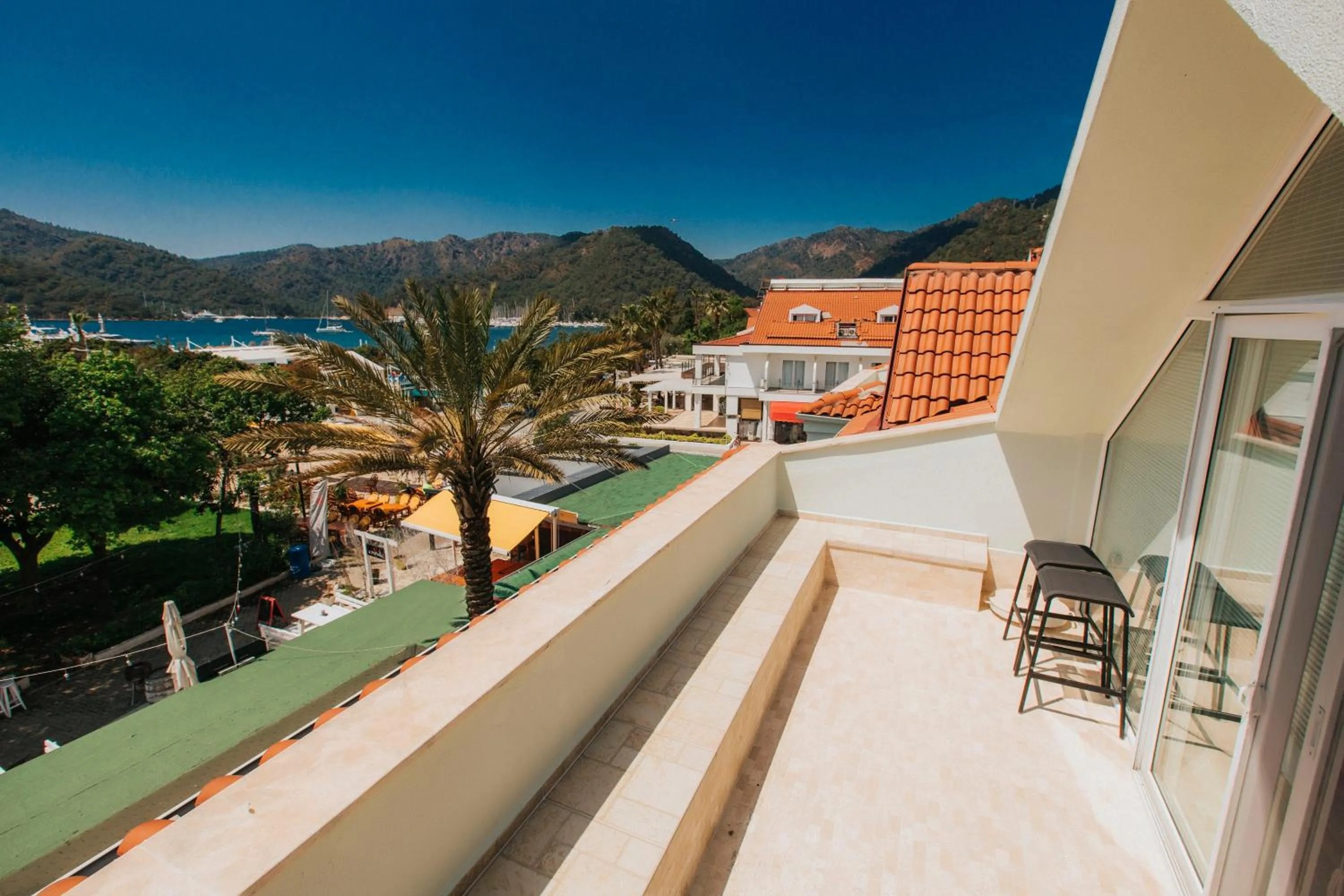 Balcony/Terrace in Dedeminn Marina Hotel