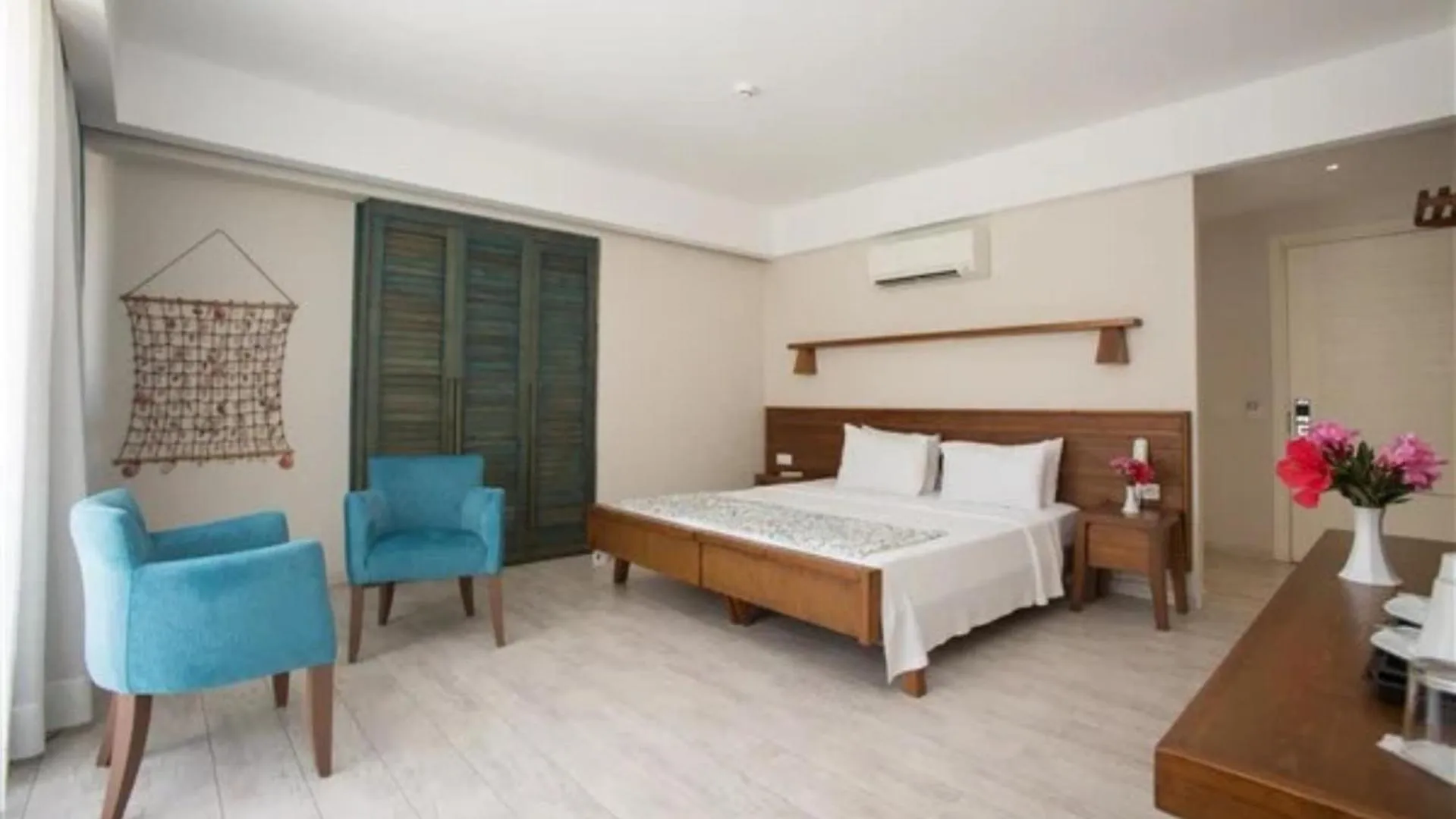 Bedroom, Bed in Dedeminn Marina Hotel
