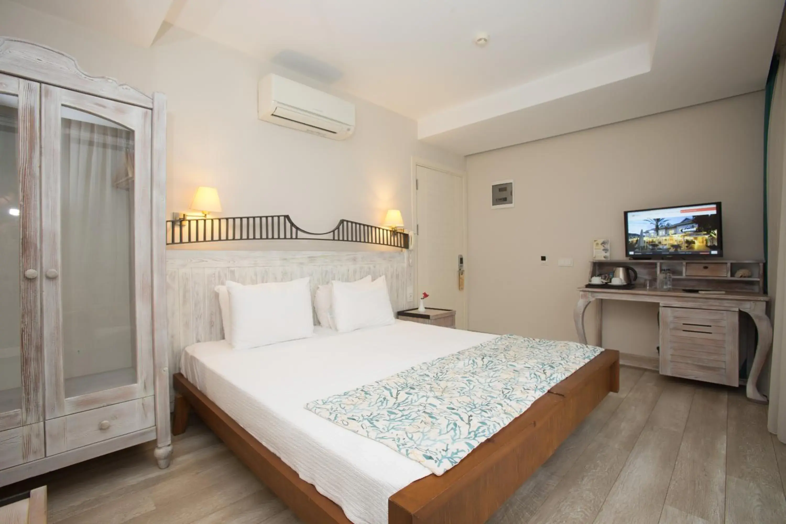 Spring, Bed in Dedeminn Marina Hotel Spring, Bed in Dedeminn Marina Hotel