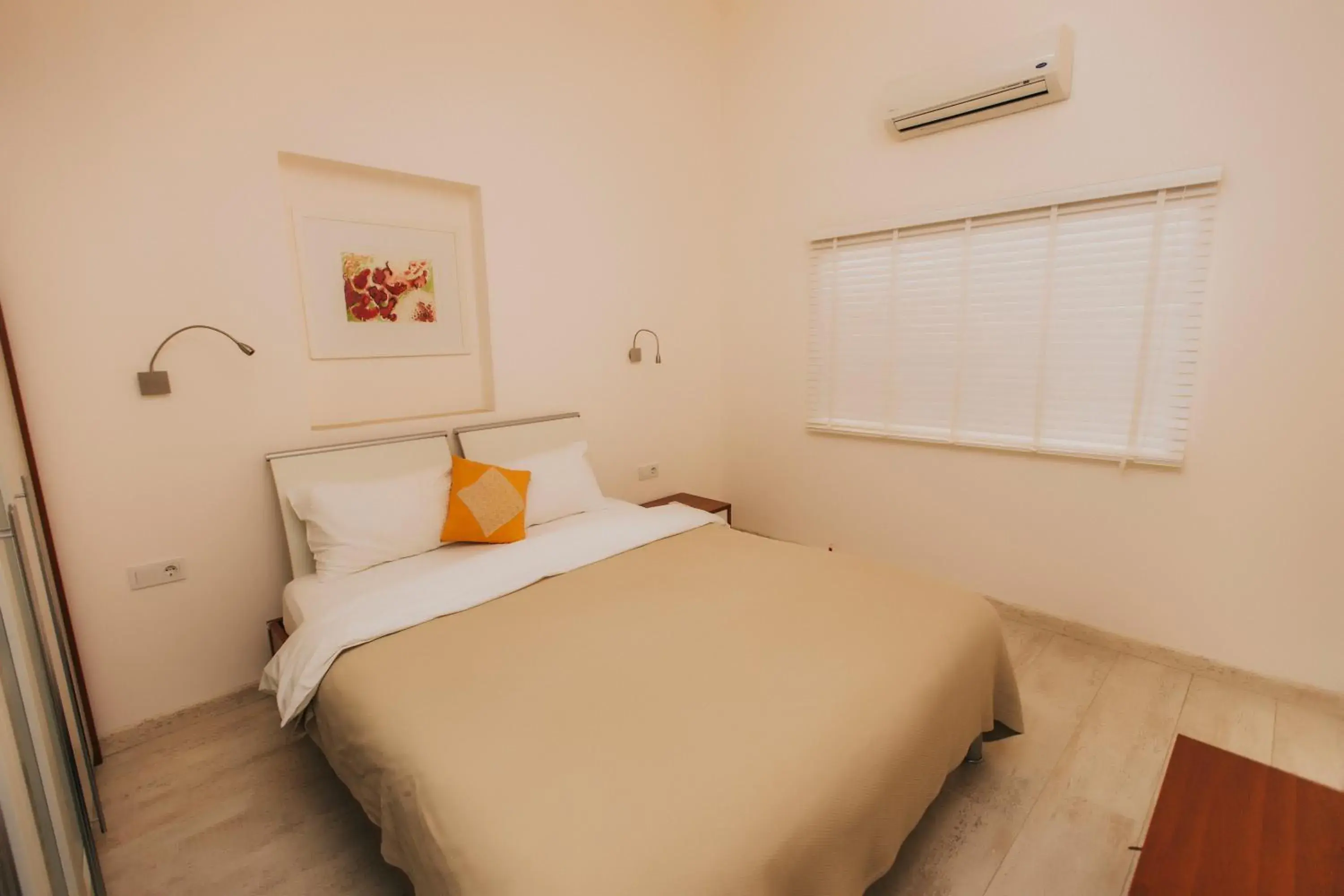 Bed in Dedeminn Marina Hotel Bed in Dedeminn Marina Hotel