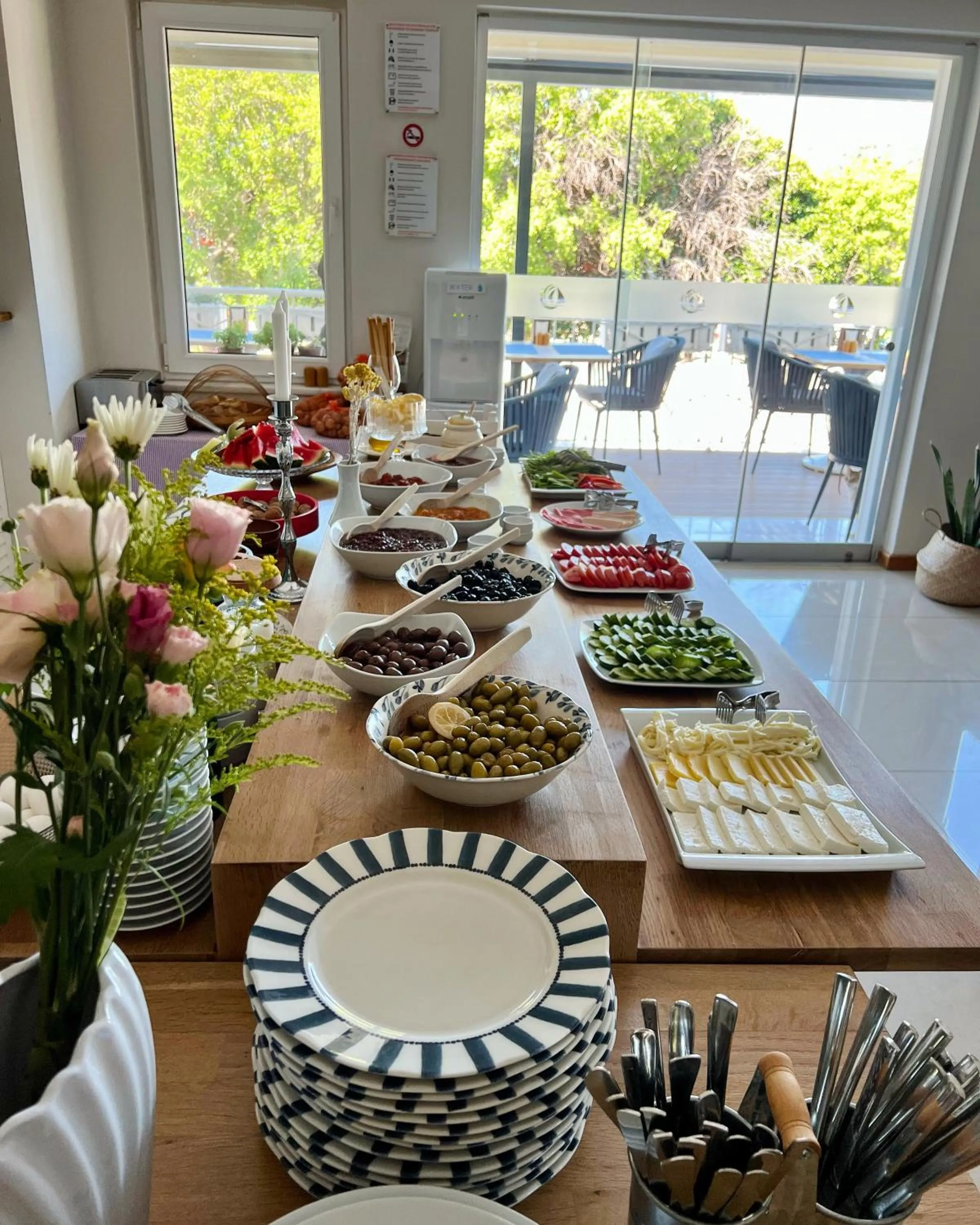 Breakfast in Dedeminn Marina Hotel