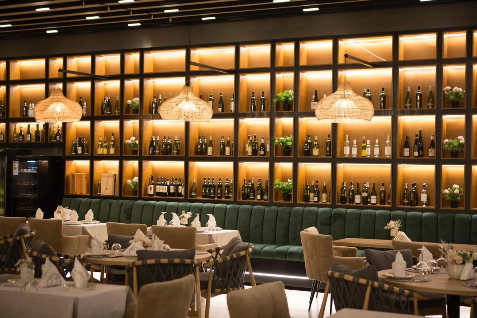Restaurant/places to eat in Albanian Star Hotel