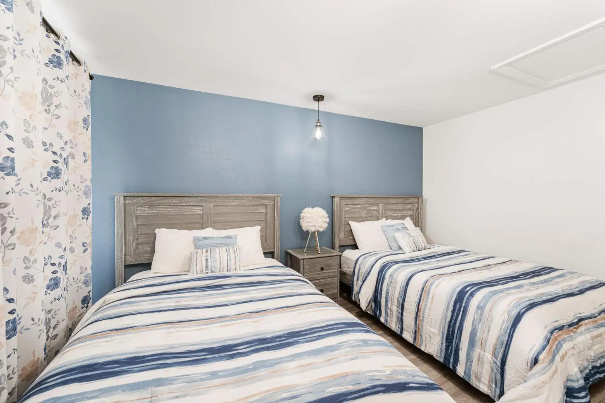 Bedroom, Bed in Founder's Brook Motel and Suites Bedroom, Bed in Founder's Brook Motel and Suites