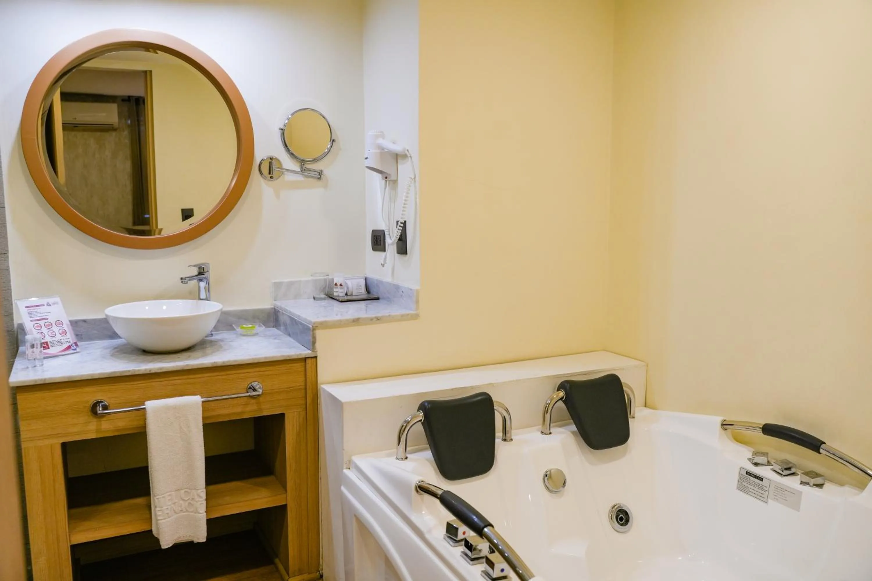 Hot Tub in Hotel Casino Internacional