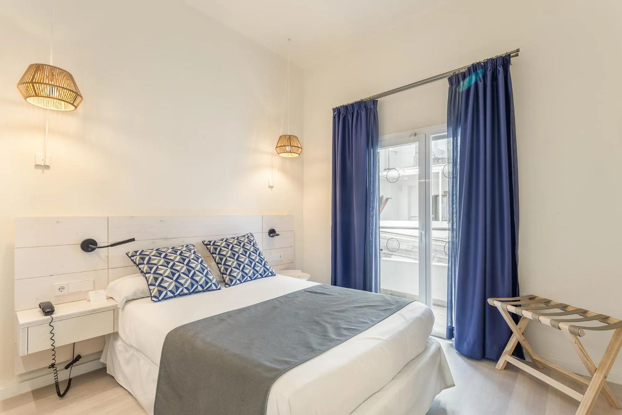 Bedroom, Bed in FERGUS Style Soller Beach