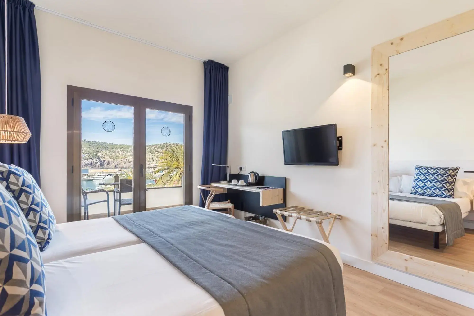 Bedroom, Bed in FERGUS Style Soller Beach Bedroom, Bed in FERGUS Style Soller Beach