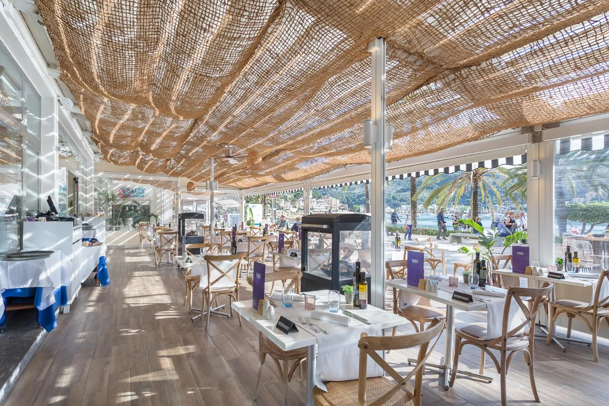 Restaurant/places to eat in FERGUS Style Soller Beach