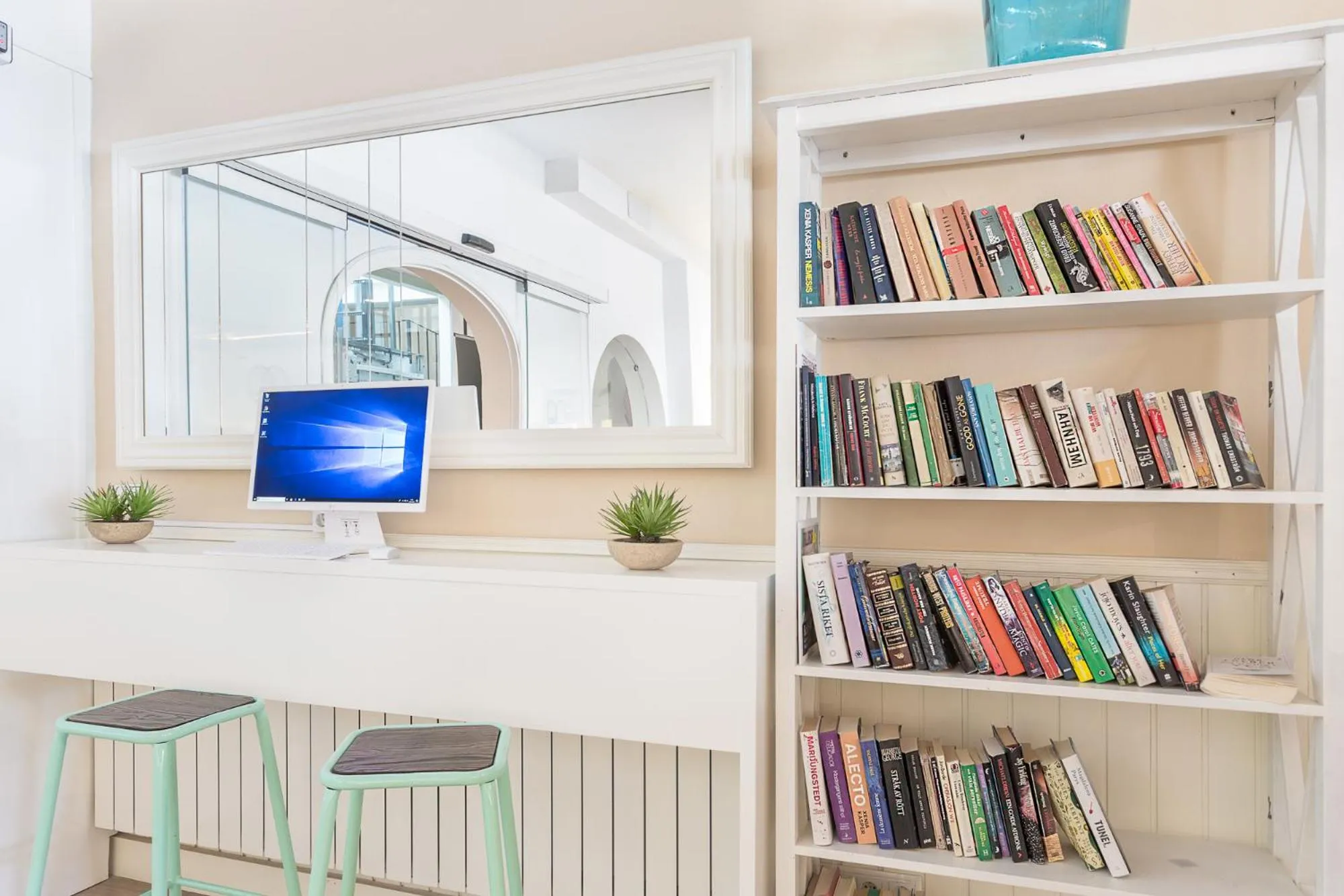 Library in FERGUS Style Soller Beach