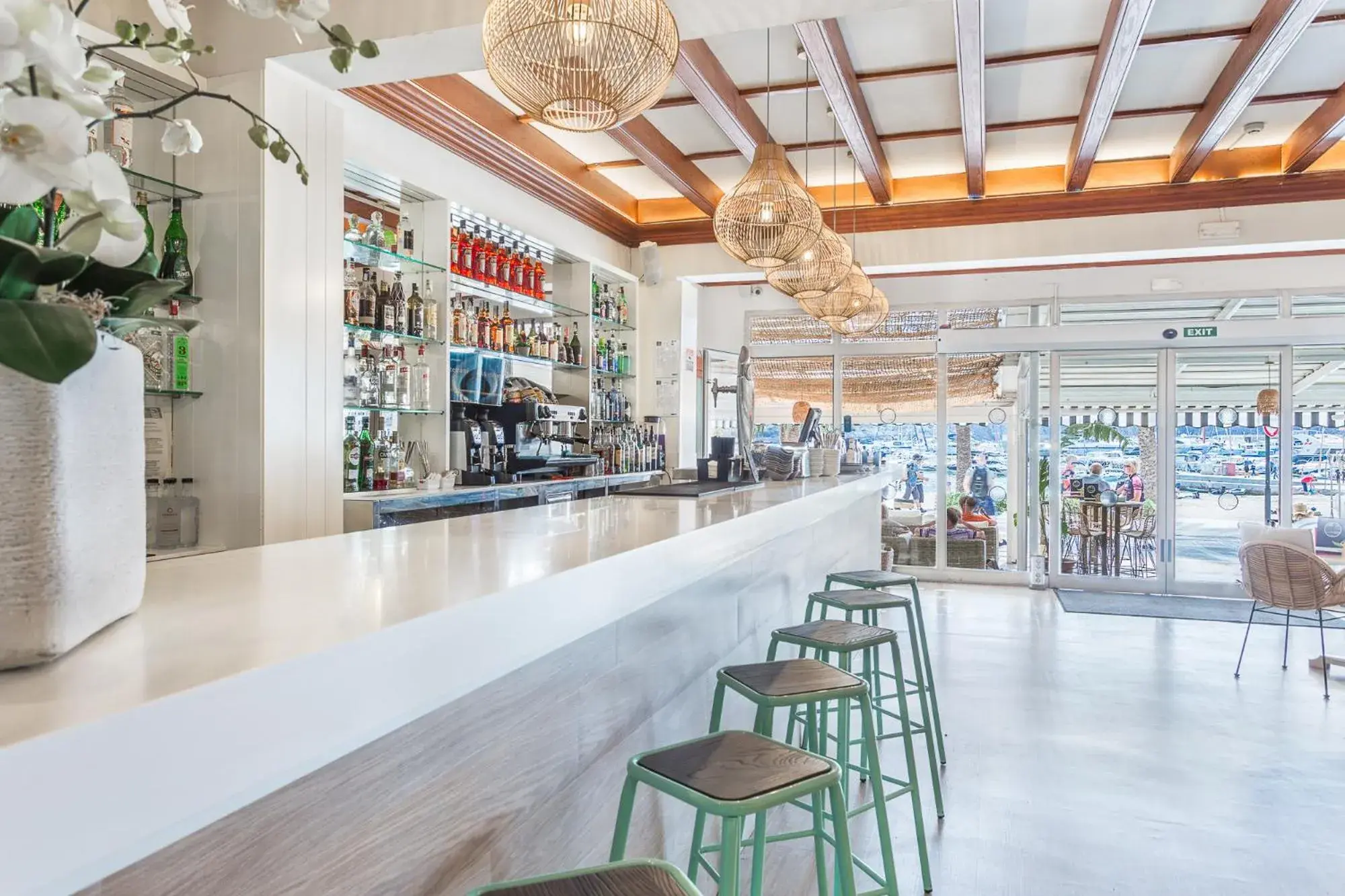 Lounge or bar in FERGUS Style Soller Beach Lounge or bar in FERGUS Style Soller Beach