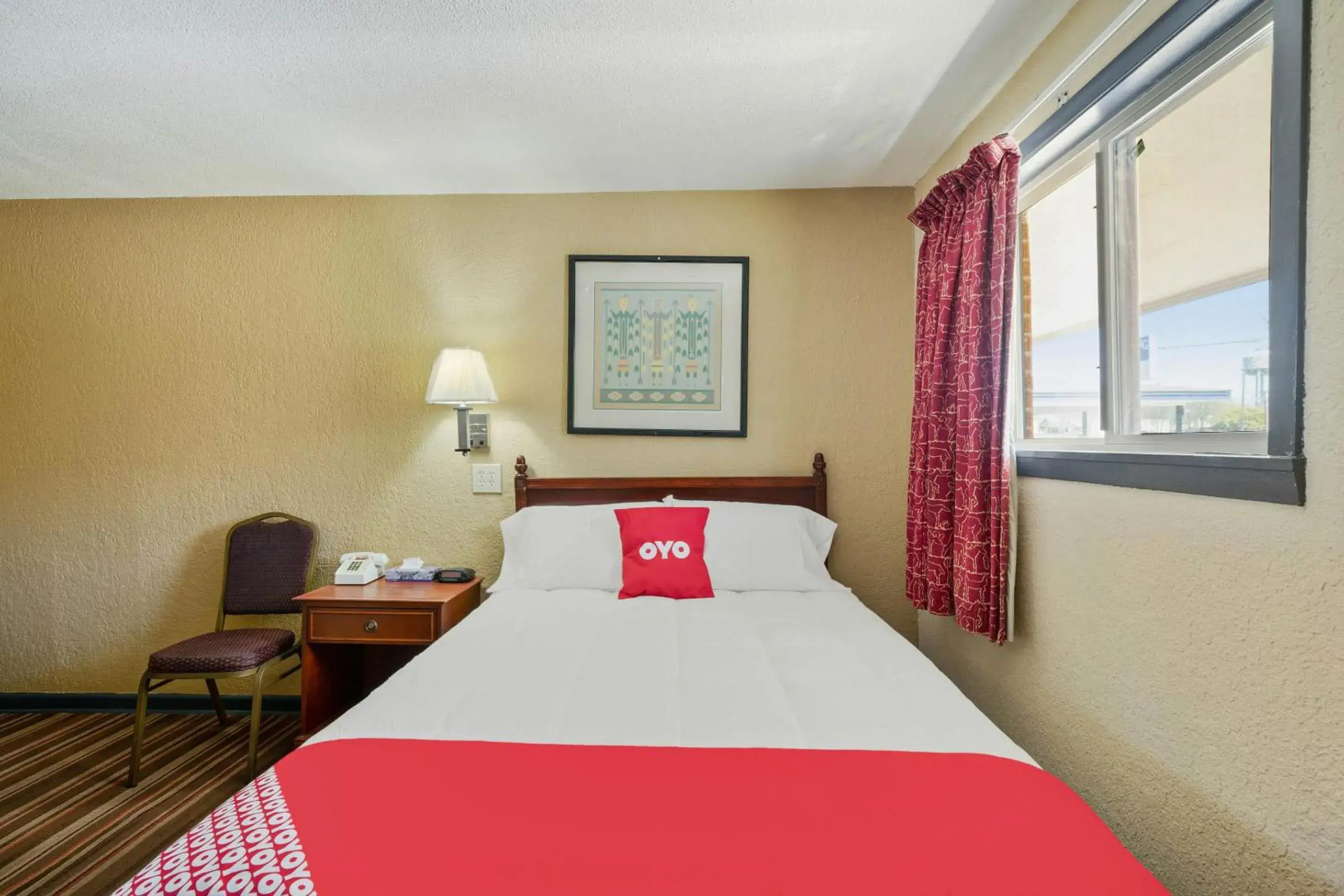 Bedroom, Bed in OYO Hotel Luling TX Downtown I-10/US-90 Bedroom, Bed in OYO Hotel Luling TX Downtown I-10/US-90