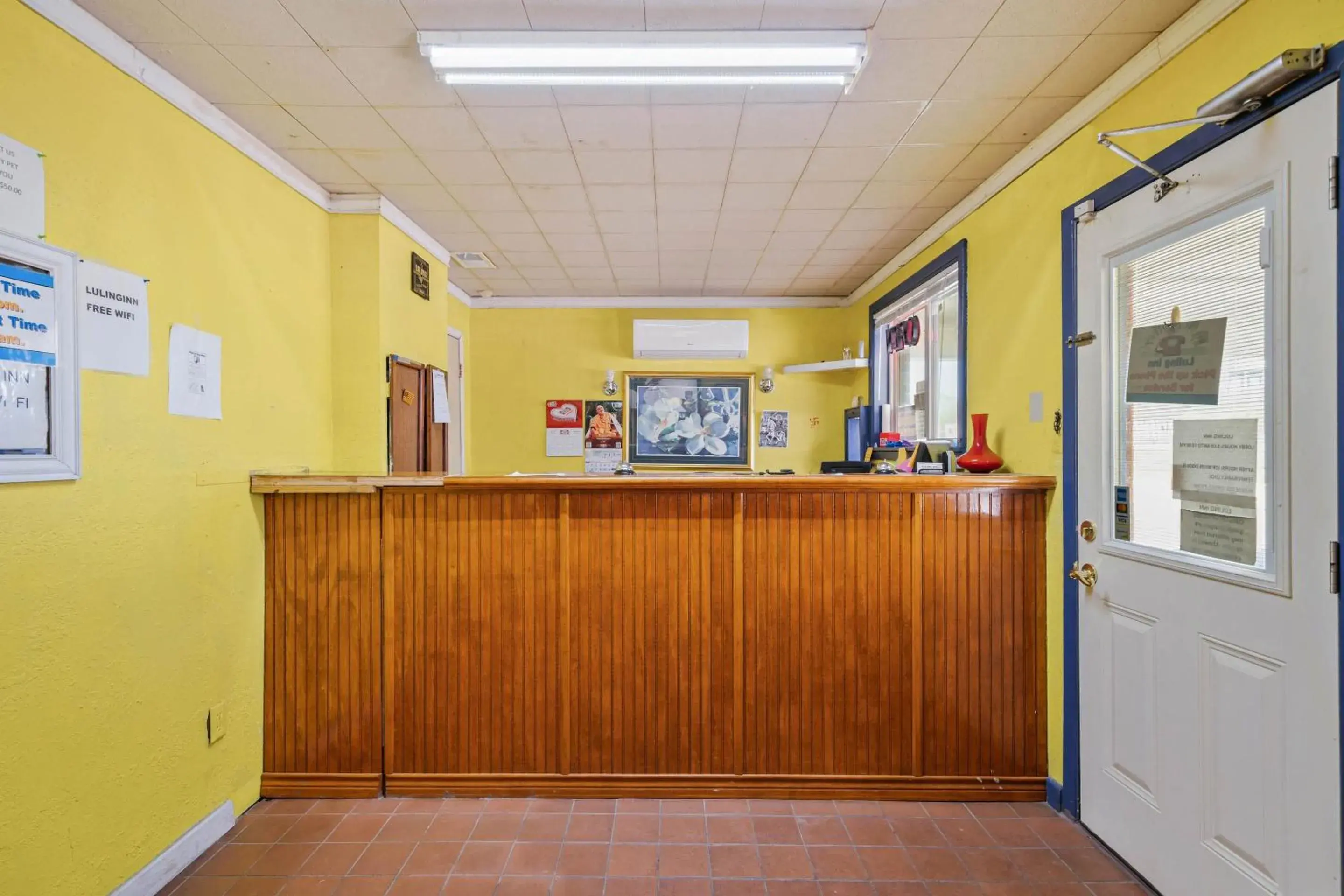 Lobby or reception in OYO Hotel Luling TX Downtown I-10/US-90 Lobby or reception in OYO Hotel Luling TX Downtown I-10/US-90