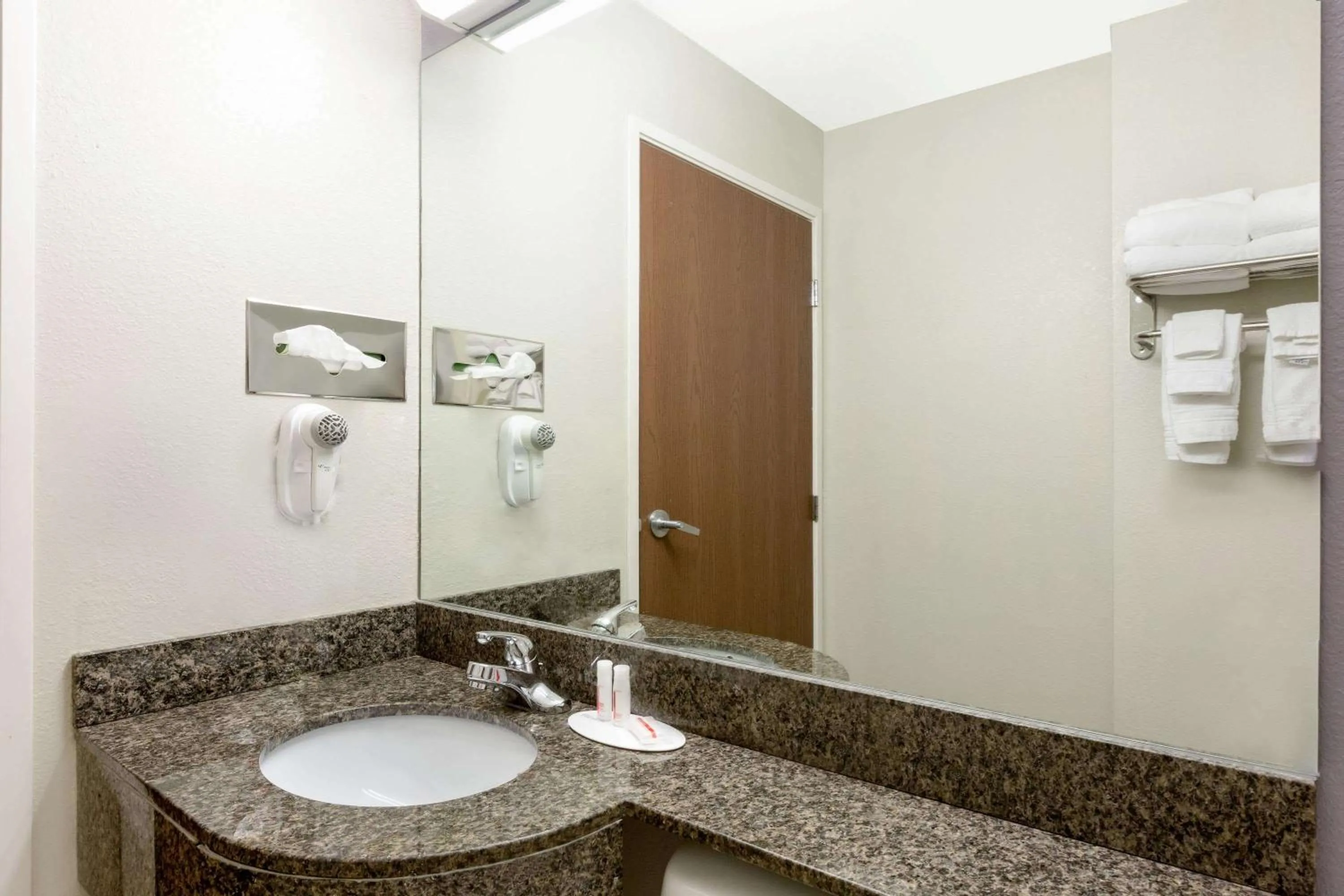 Bathroom in Microtel Inn & Suites by Wyndham Tuscaloosa