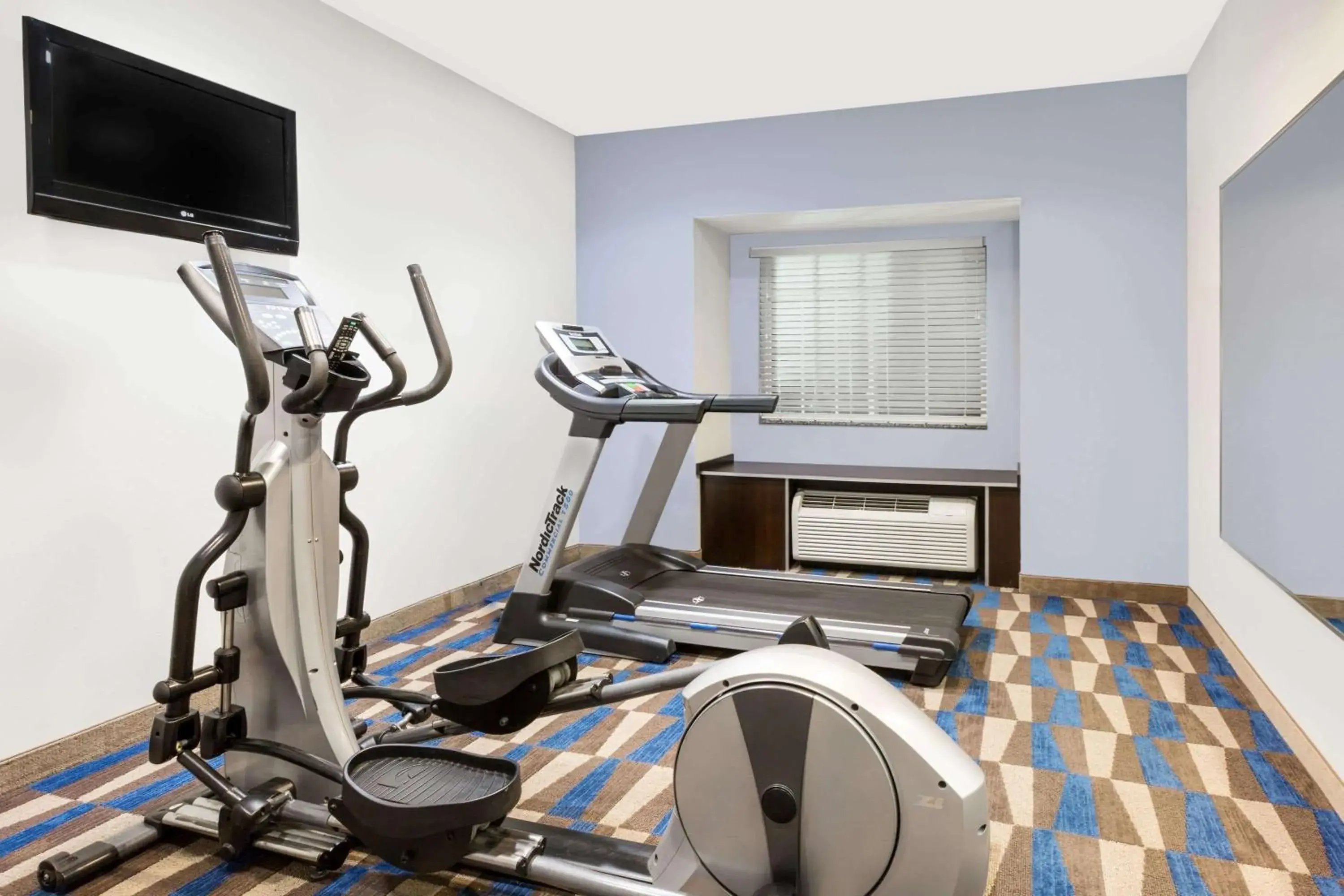 Fitness centre/facilities in Microtel Inn & Suites by Wyndham Tuscaloosa Fitness centre/facilities in Microtel Inn & Suites by Wyndham Tuscaloosa